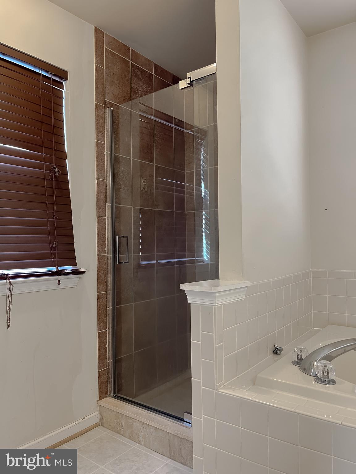 WESTBURY - Residential