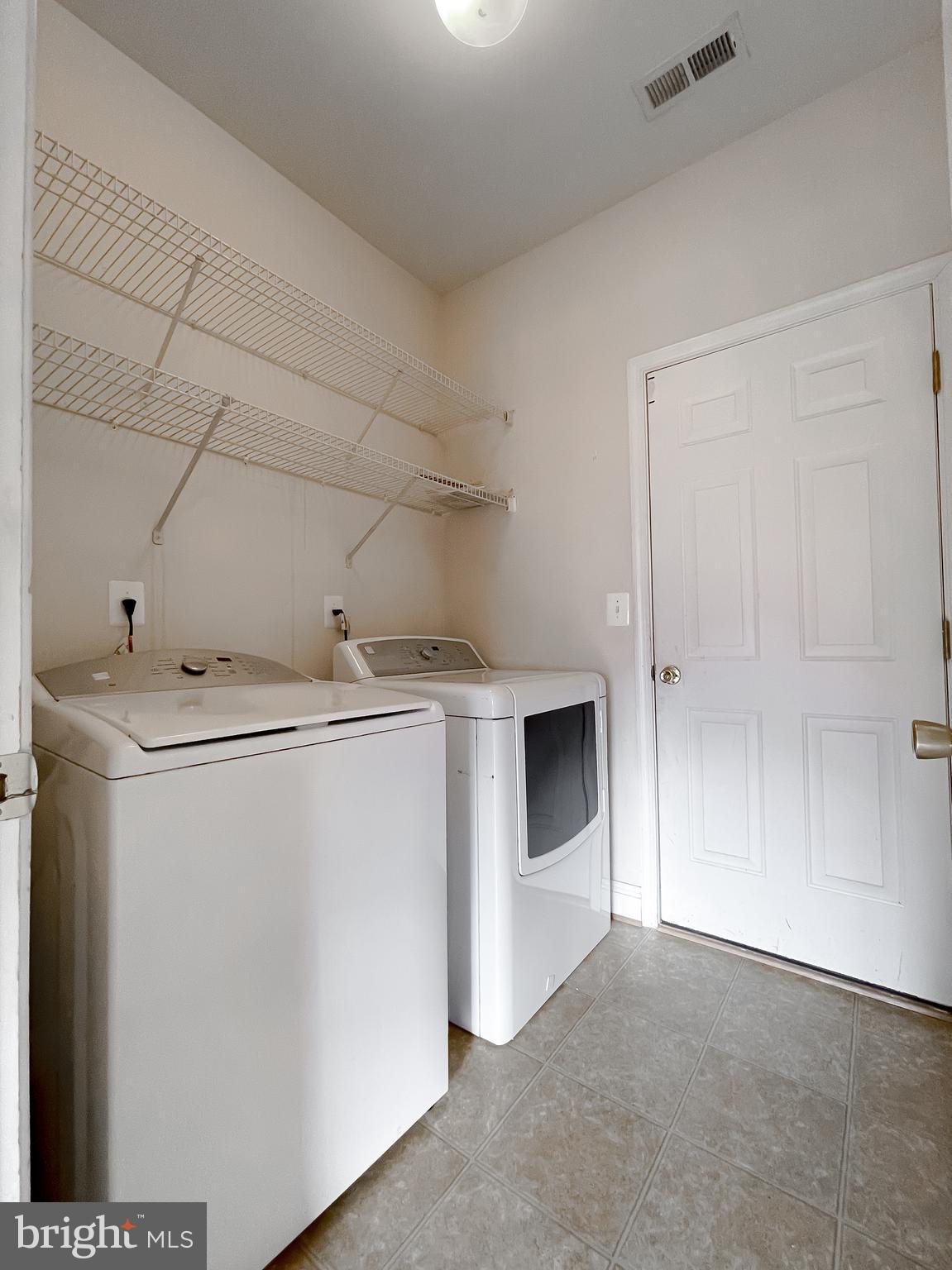 WESTBURY - Residential