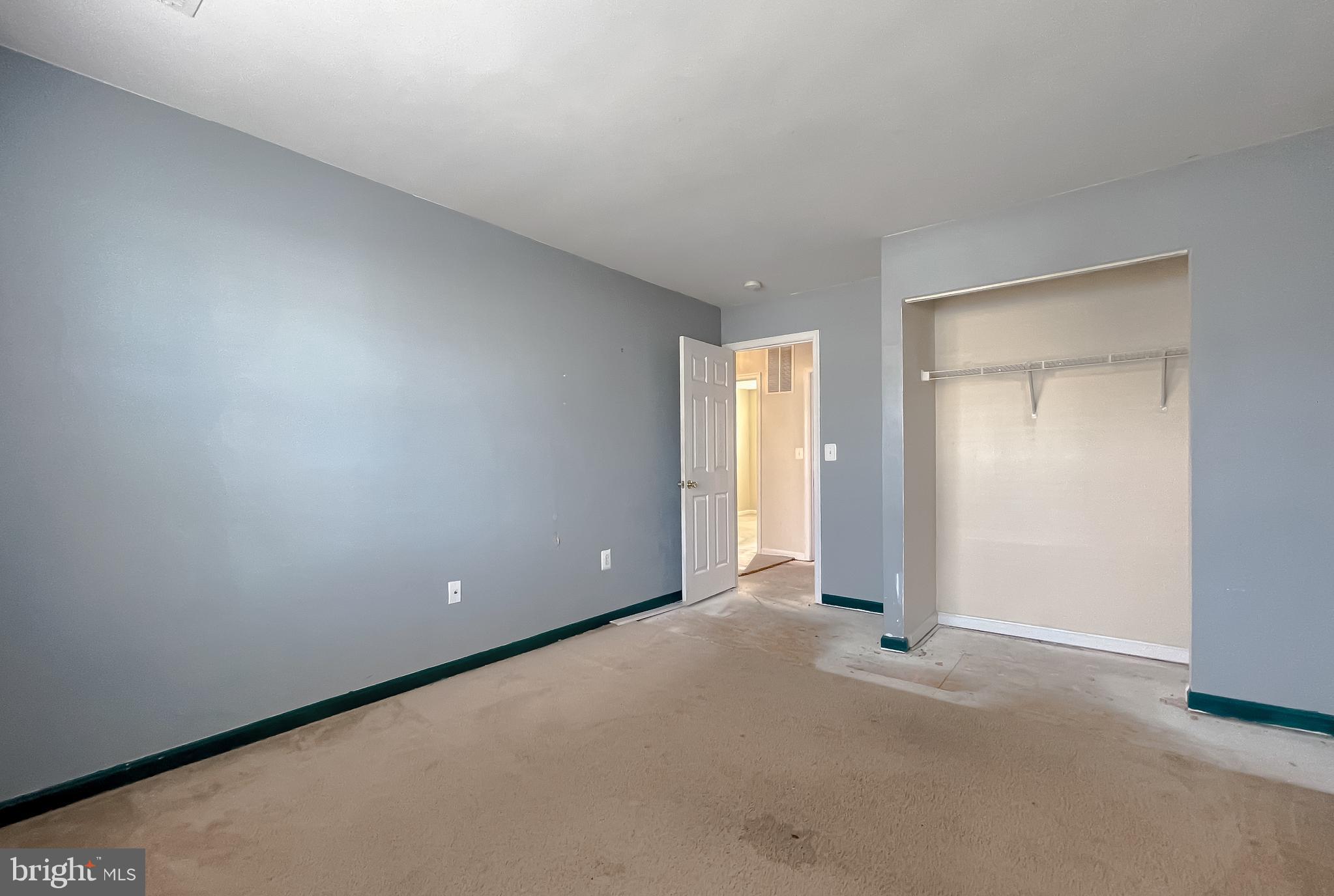 WESTBURY - Residential