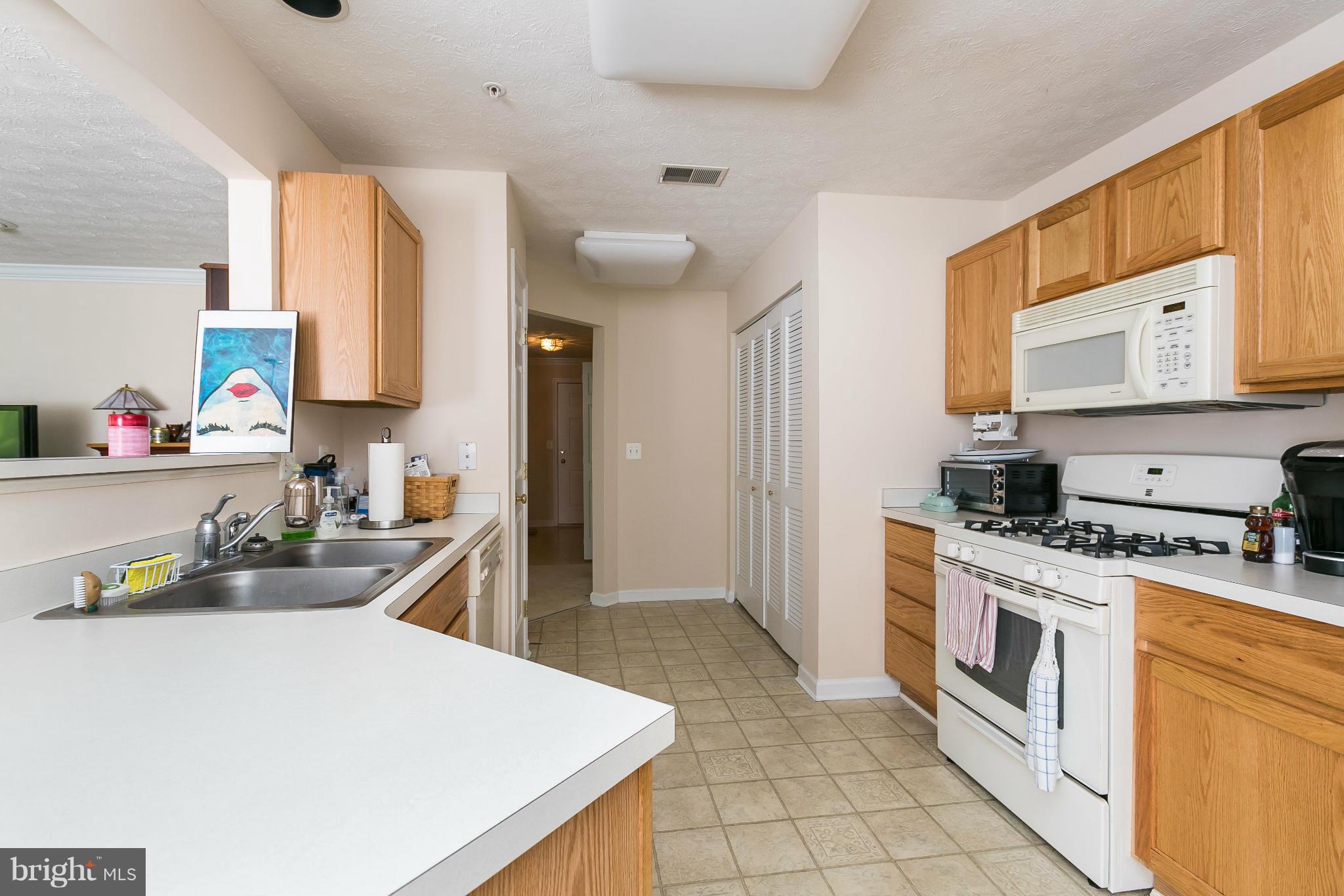 SILVER LAKE - Residential