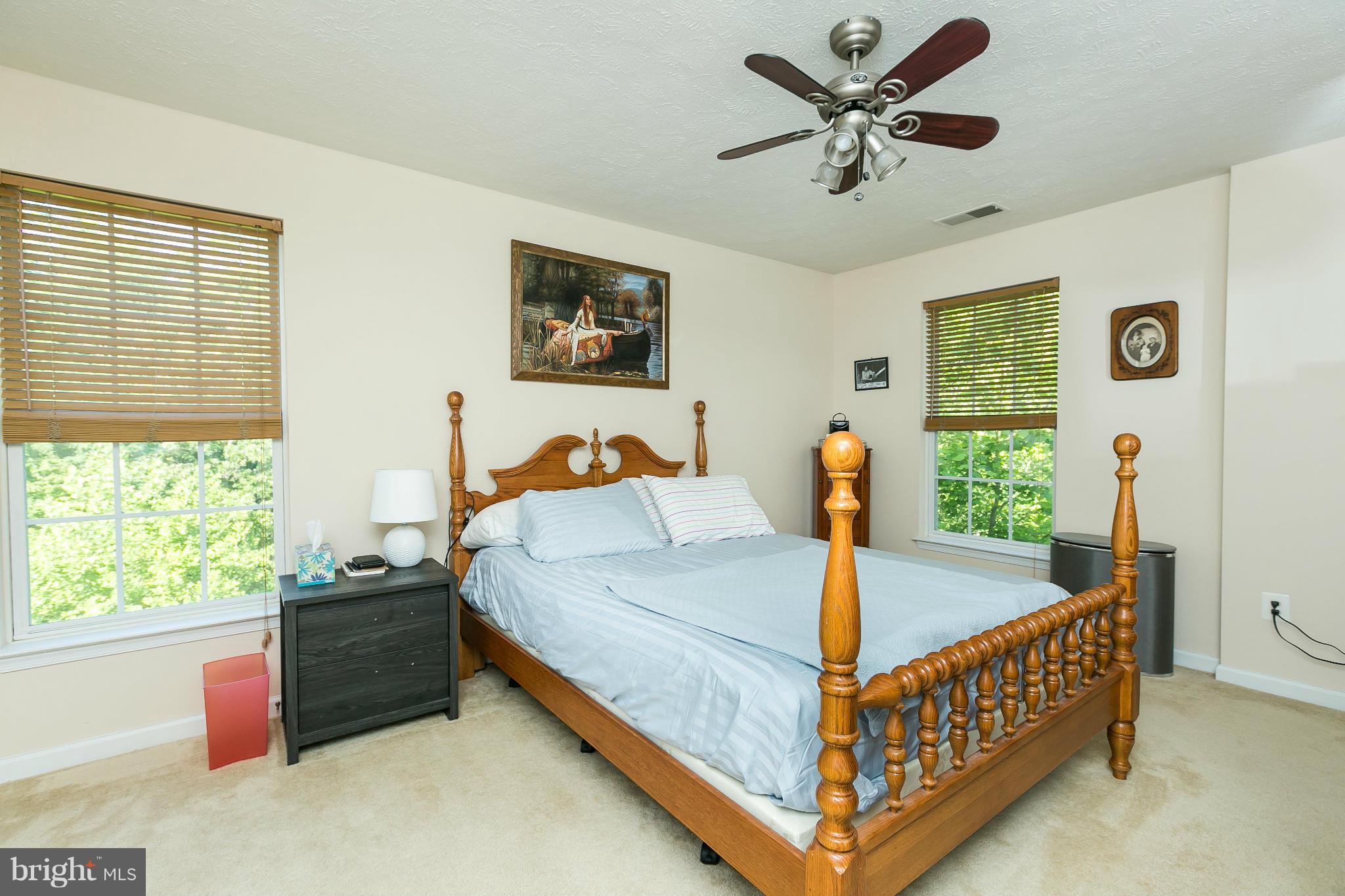 SILVER LAKE - Residential