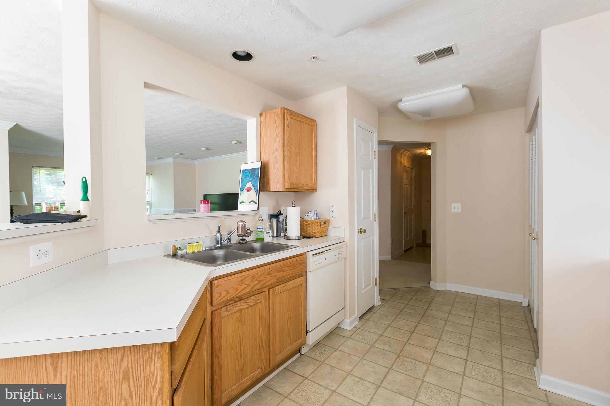 SILVER LAKE - Residential