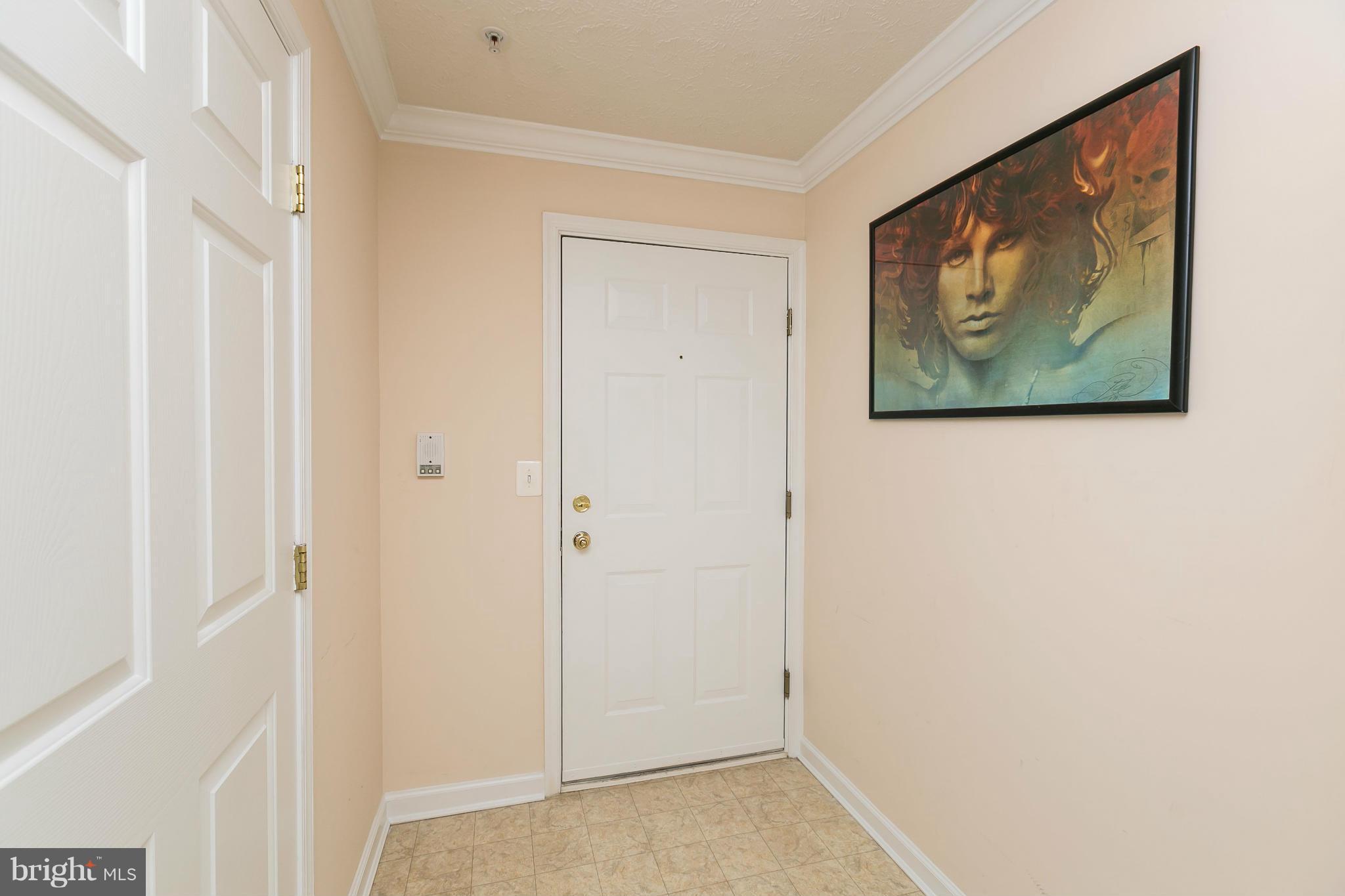 SILVER LAKE - Residential