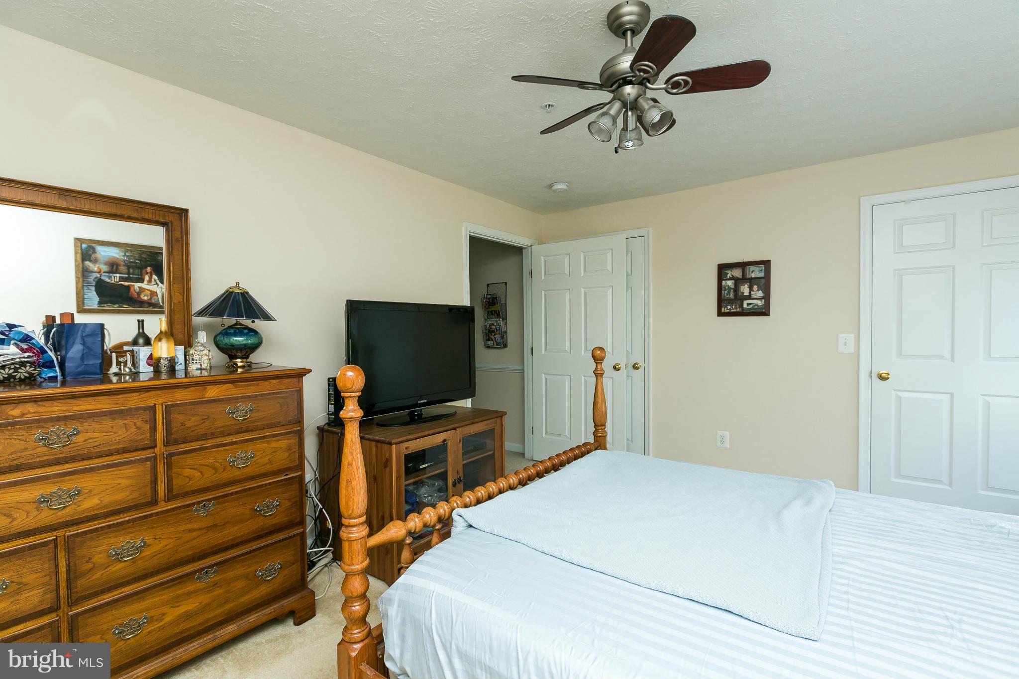 SILVER LAKE - Residential