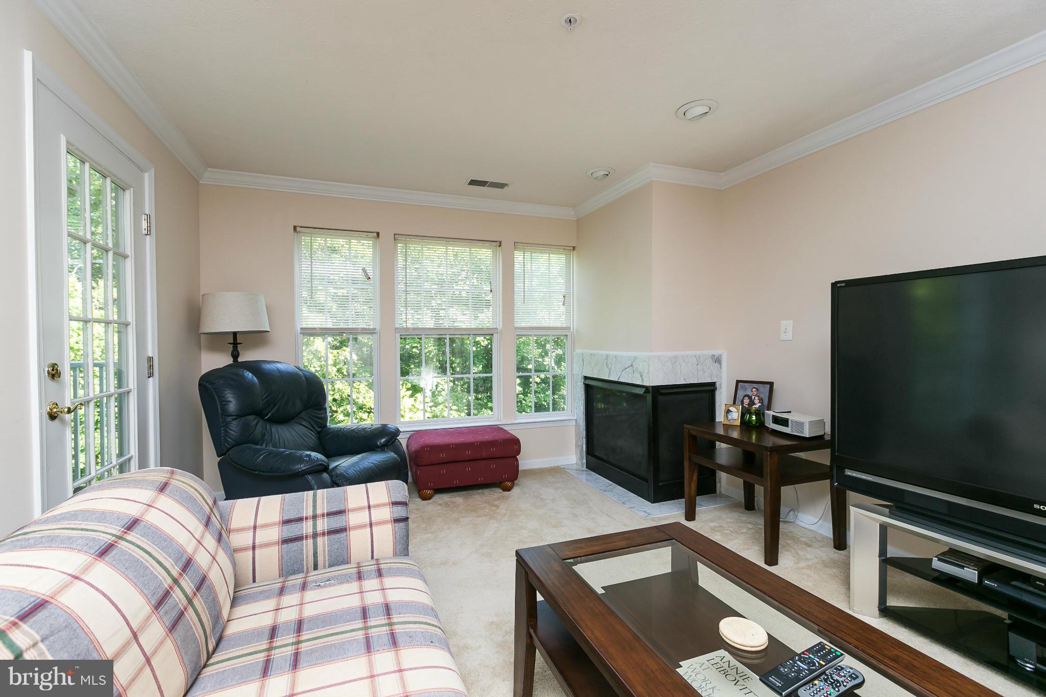 SILVER LAKE - Residential