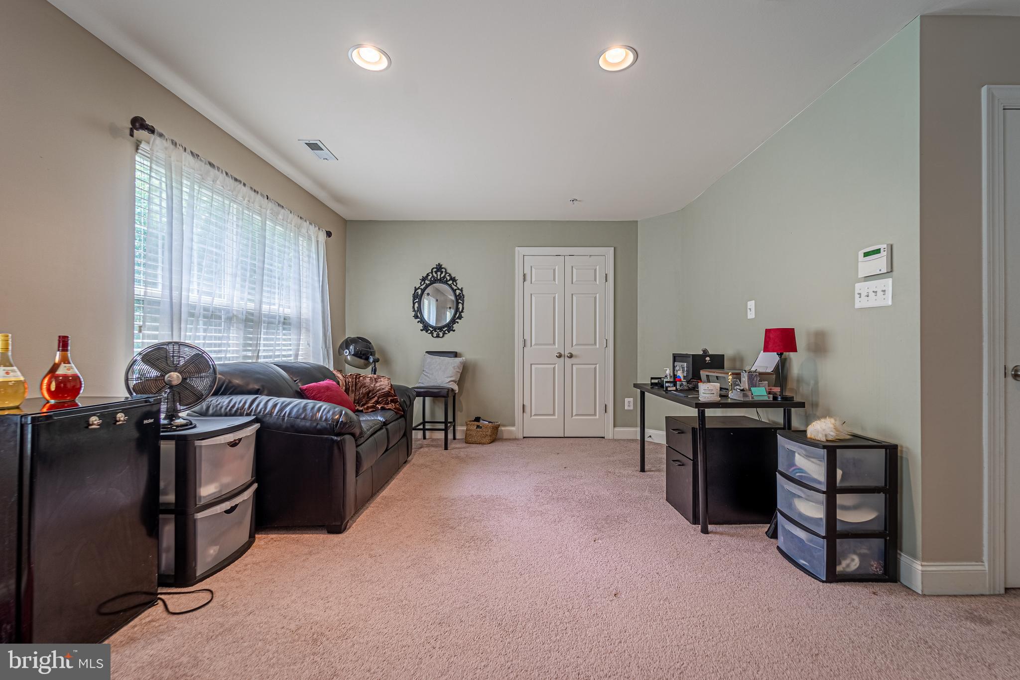 NORTH POINTE - Residential