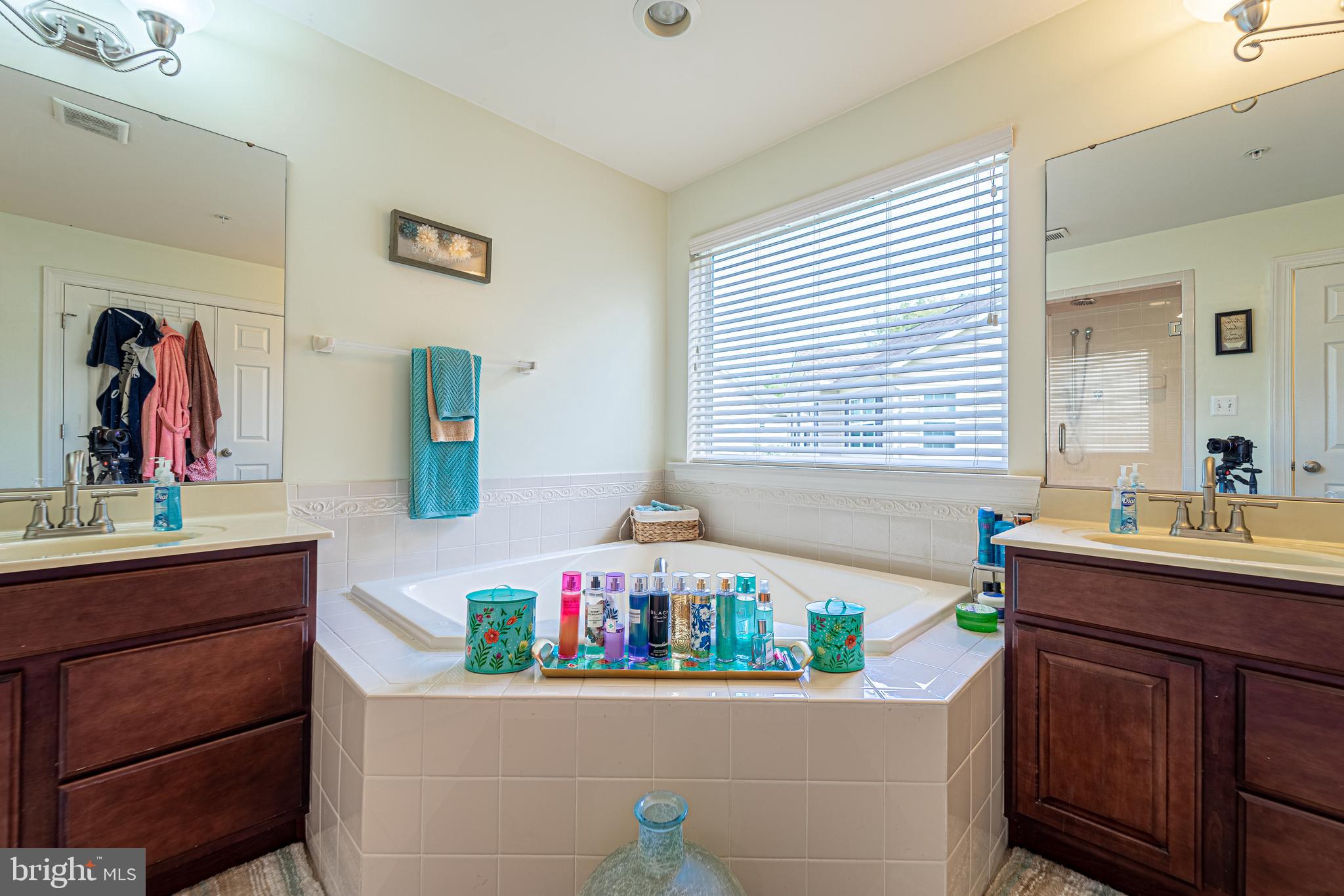 NORTH POINTE - Residential