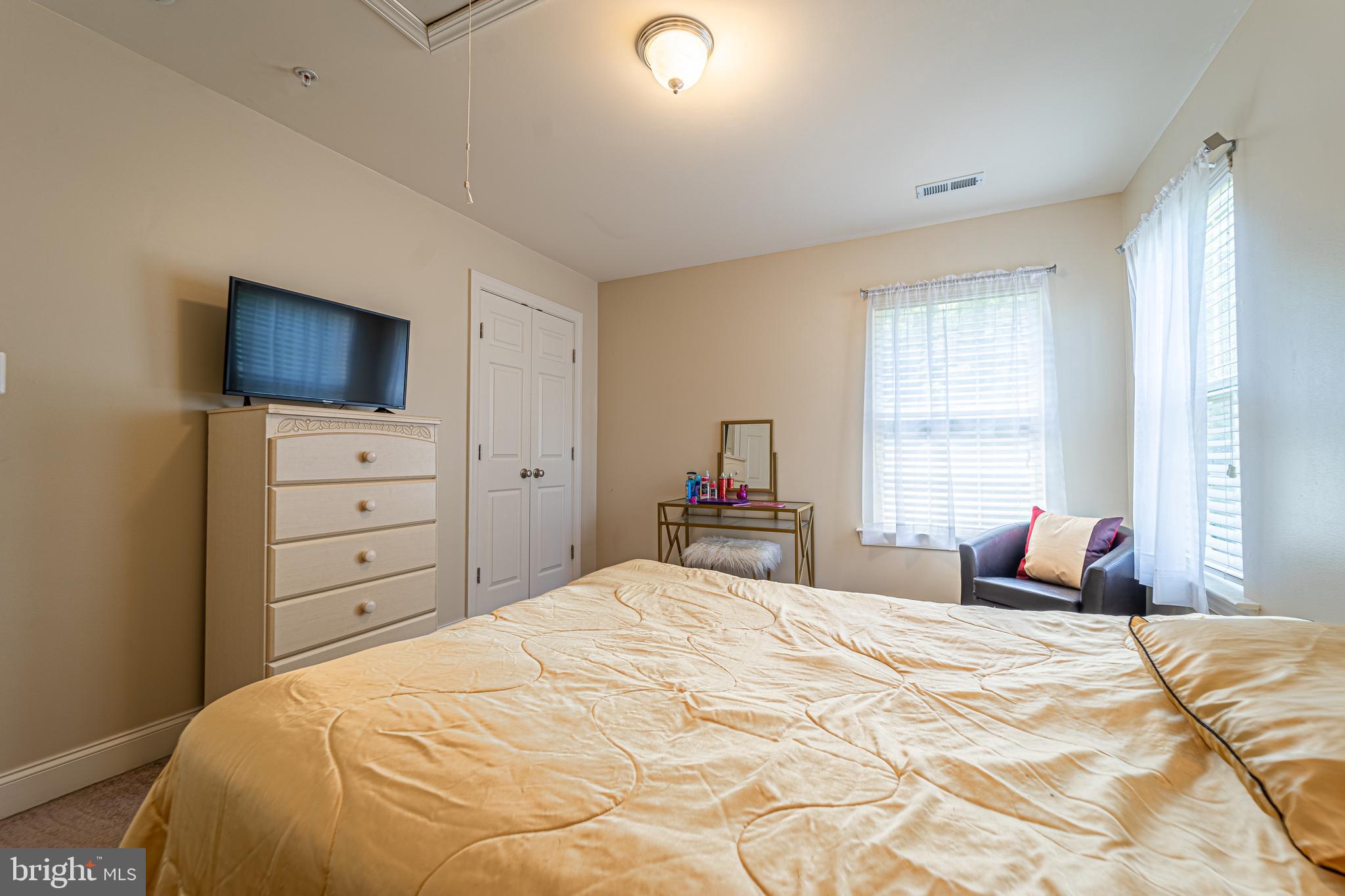 NORTH POINTE - Residential