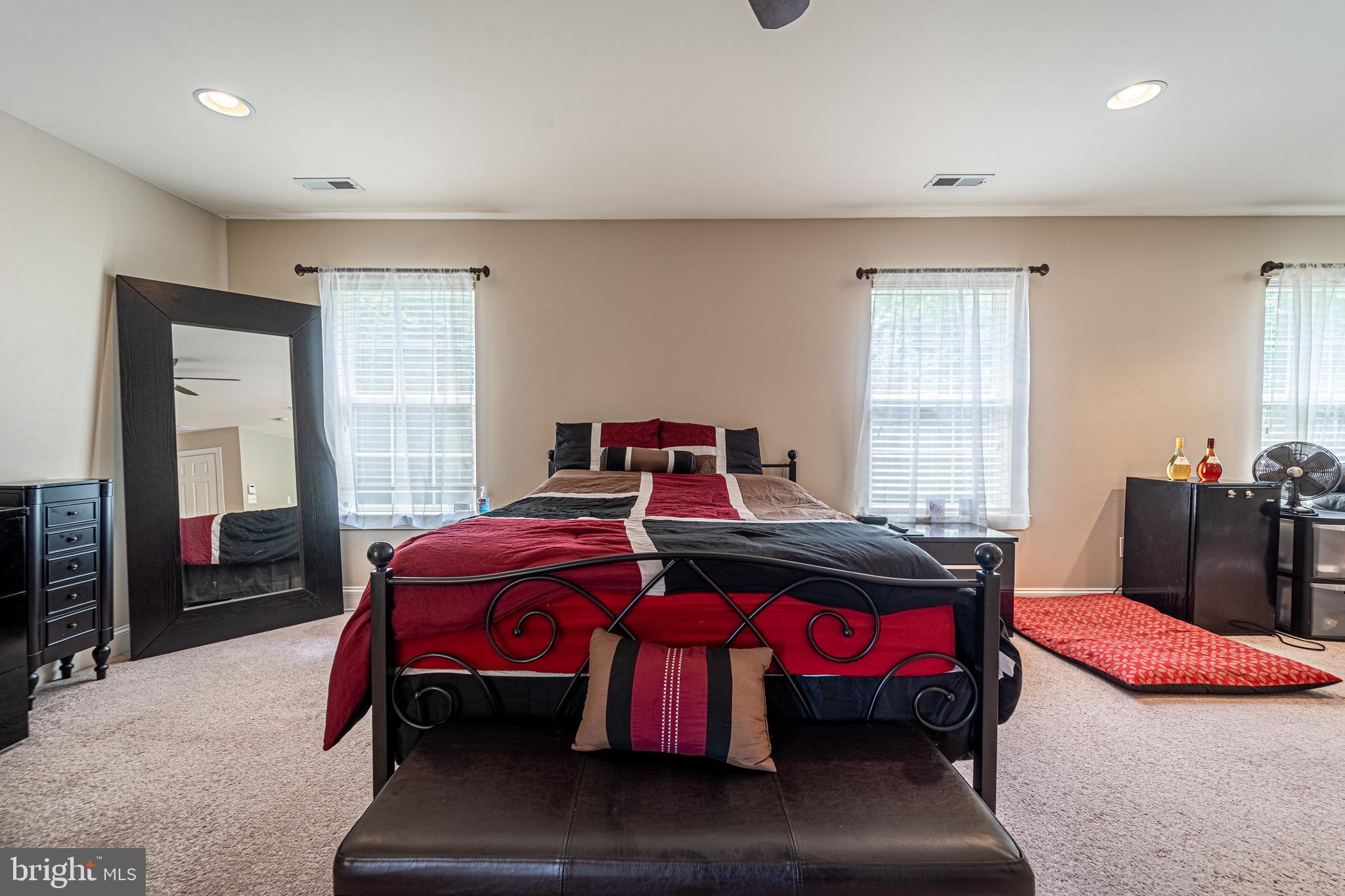 NORTH POINTE - Residential