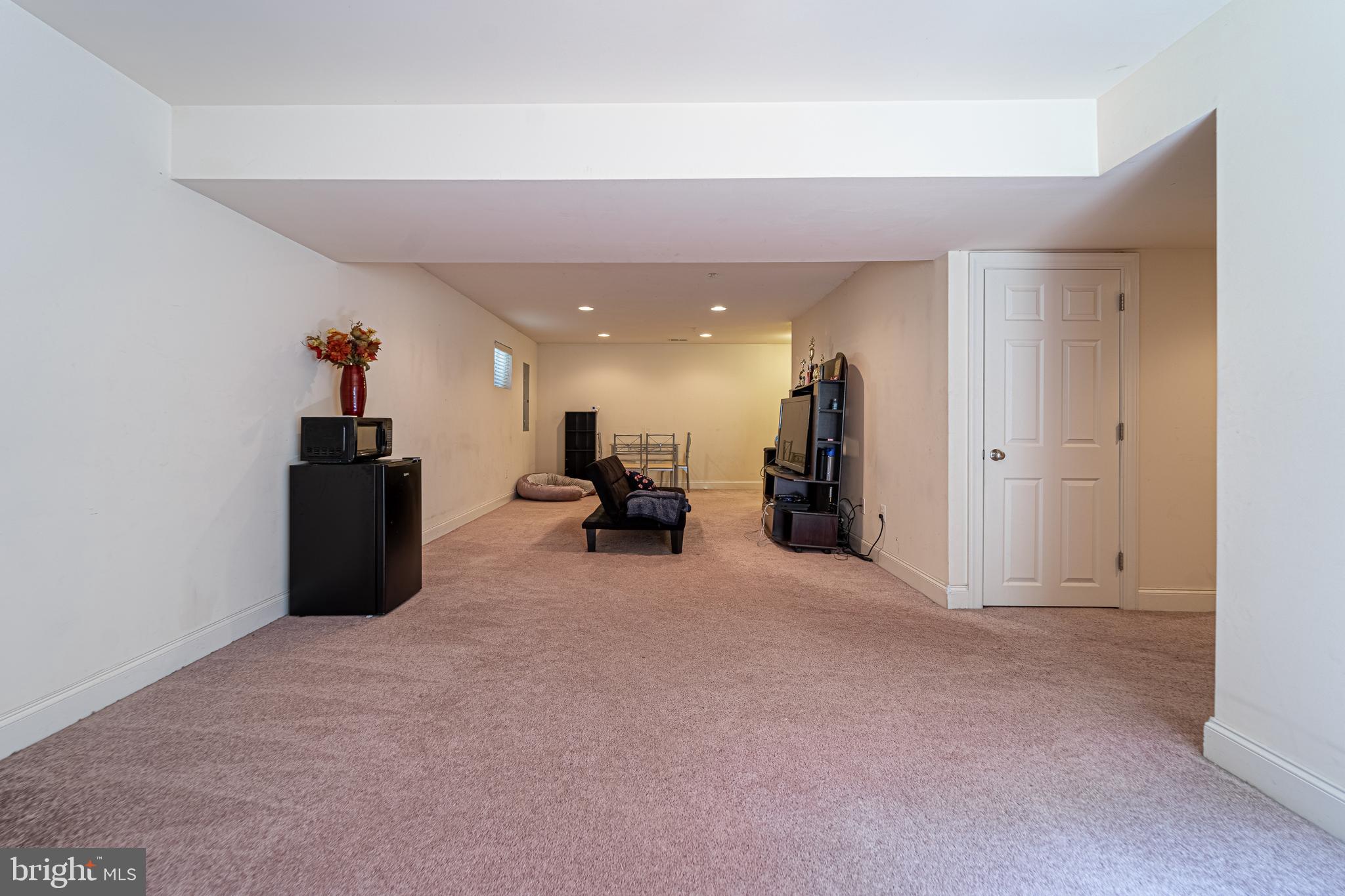 NORTH POINTE - Residential