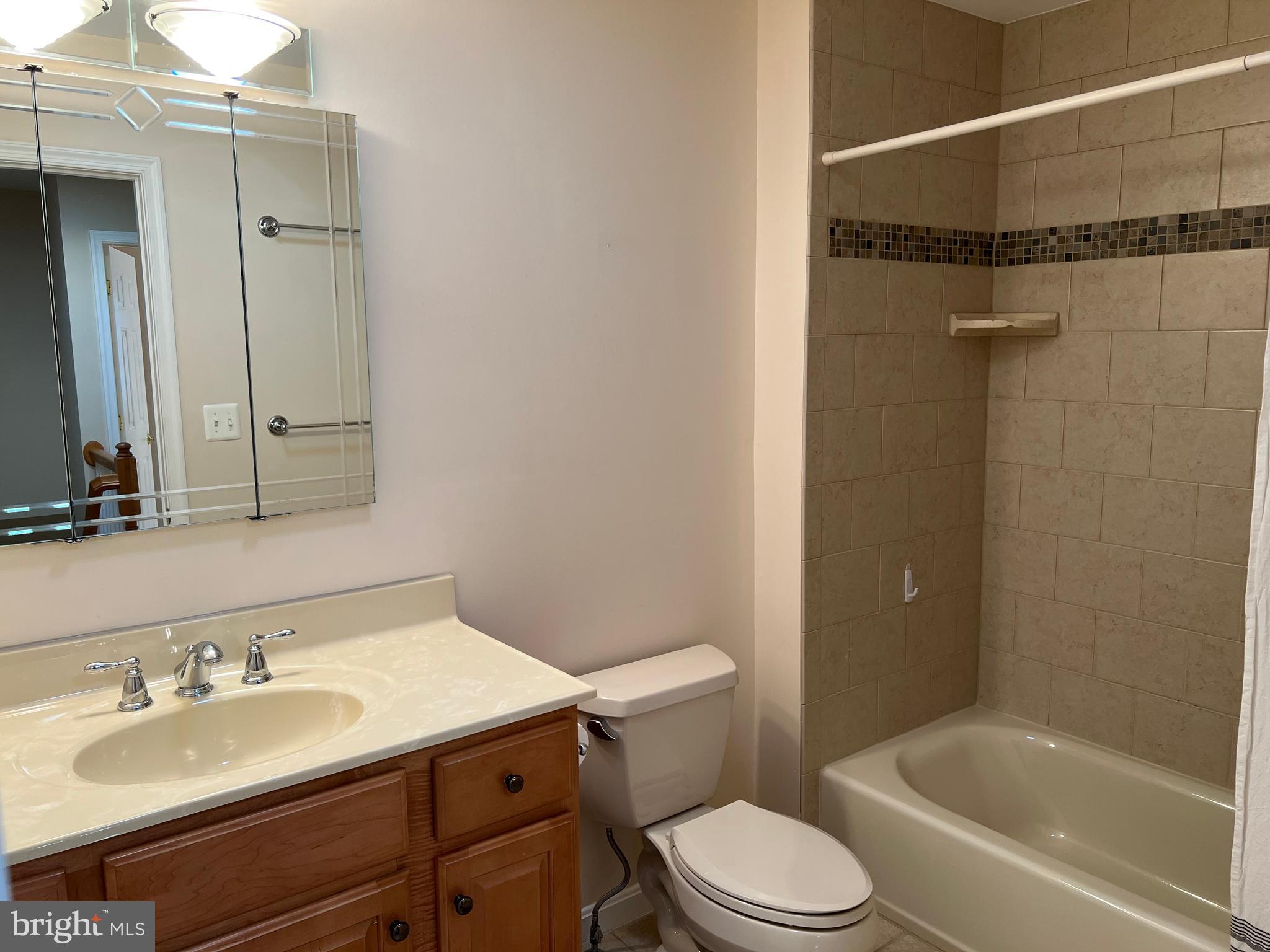 RED FOX FOREST - Residential Lease