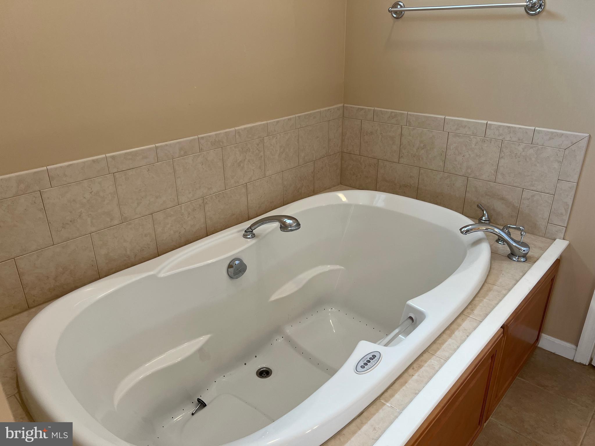 RED FOX FOREST - Residential Lease