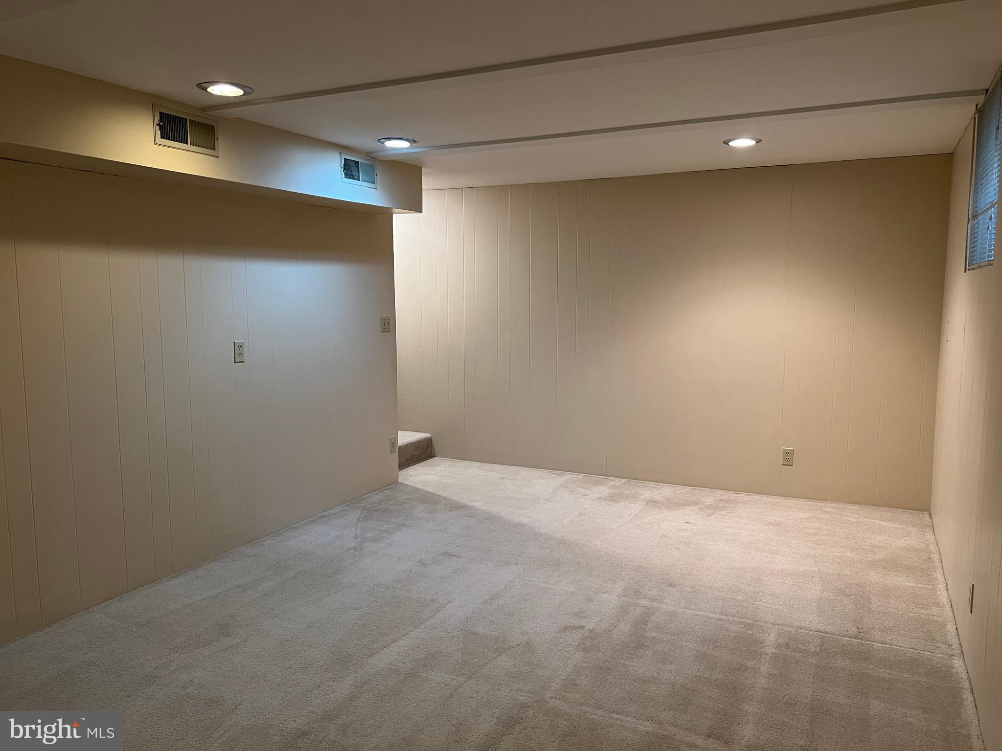 RED FOX FOREST - Residential Lease