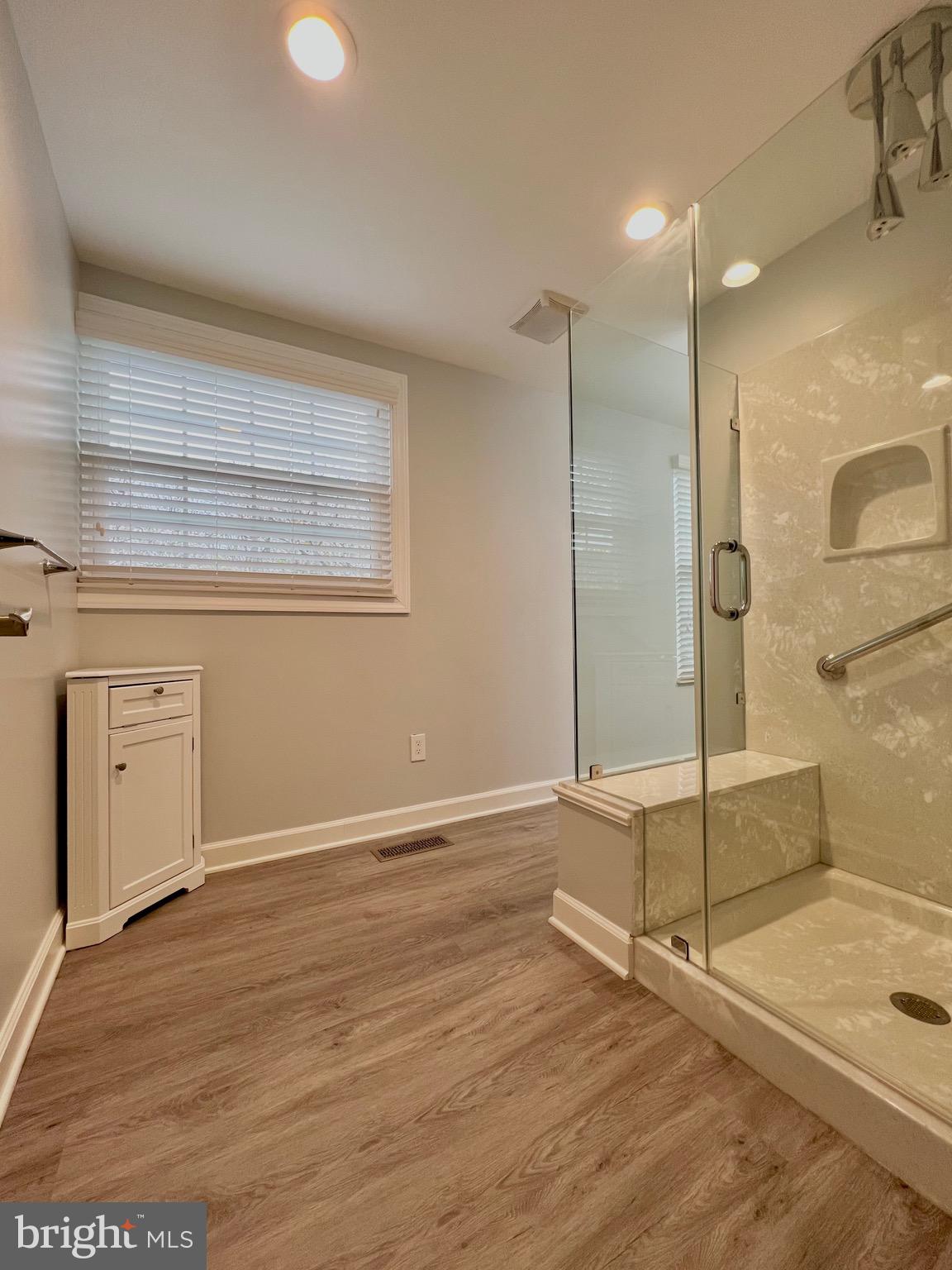 NEWPORT - Residential