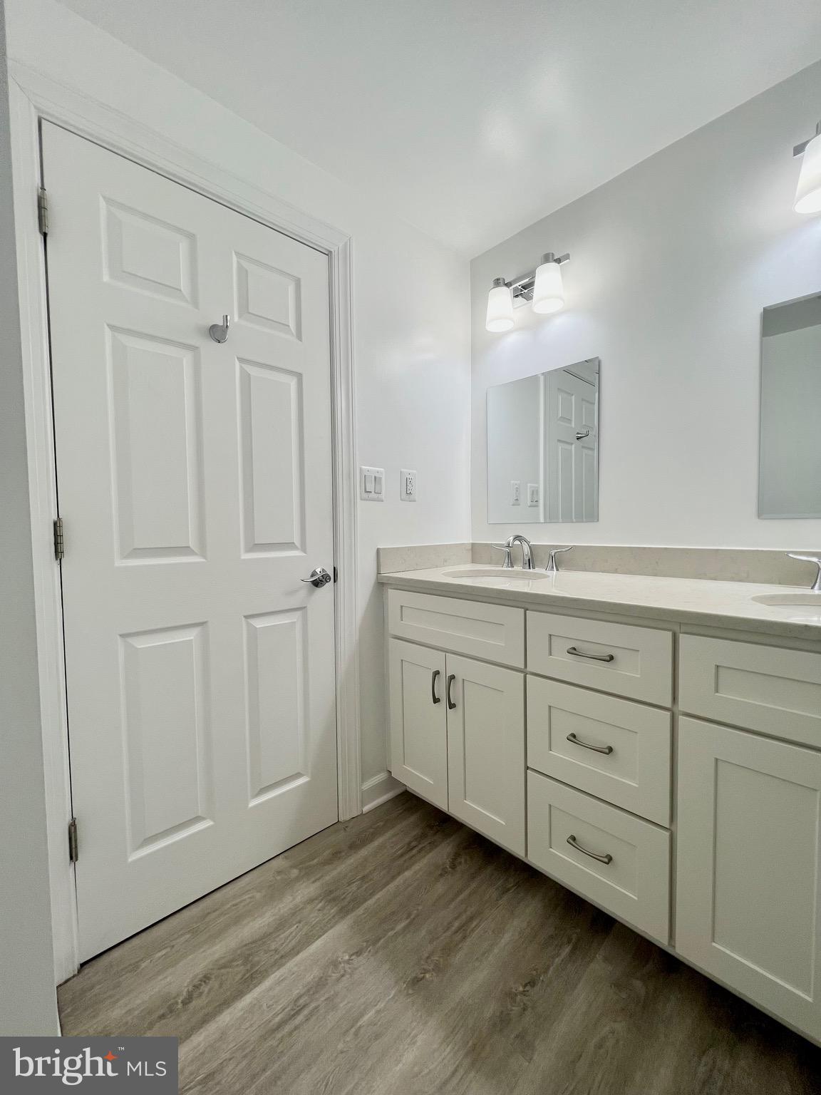 NEWPORT - Residential