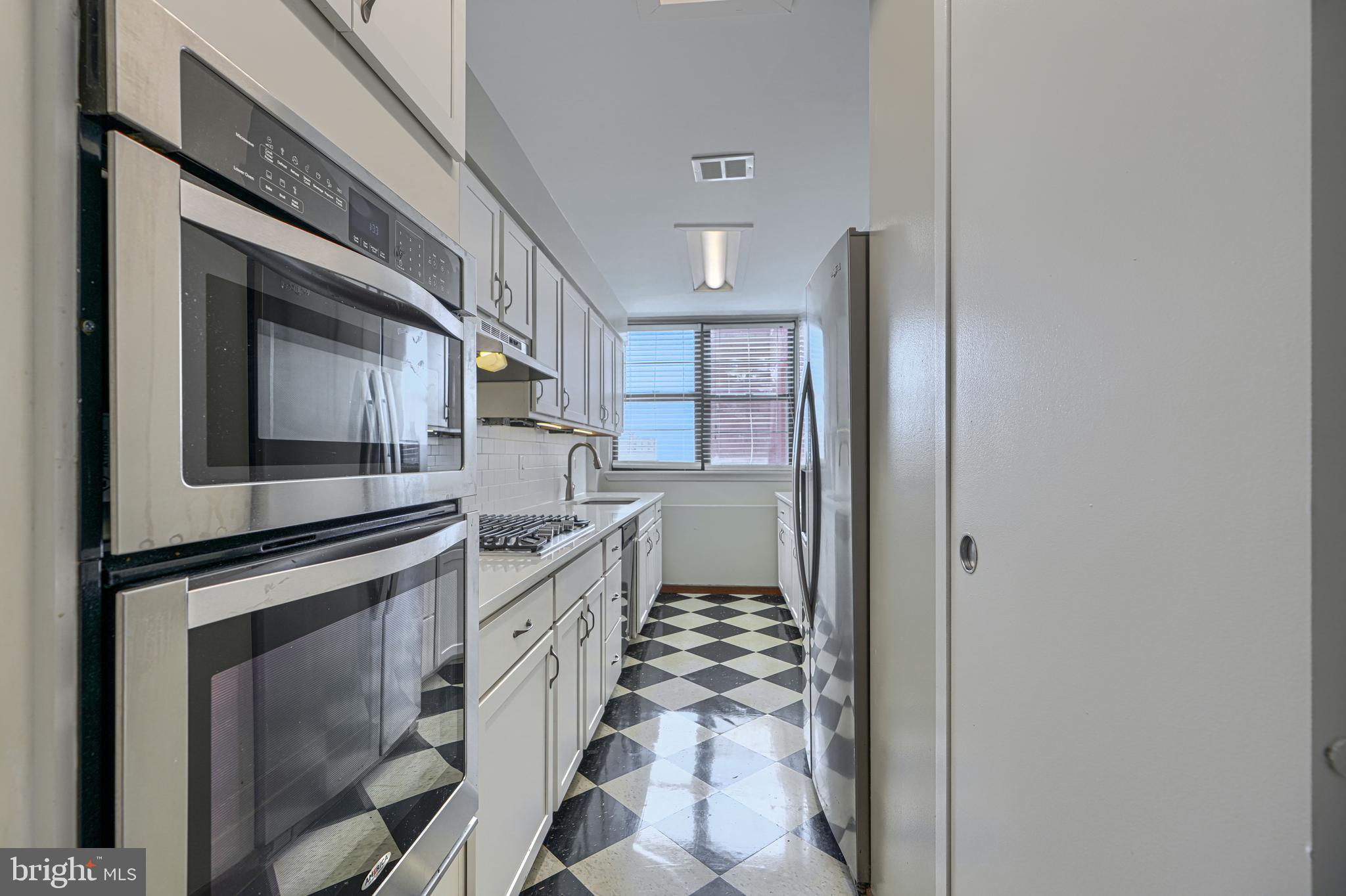 105 39TH STREET W PH3