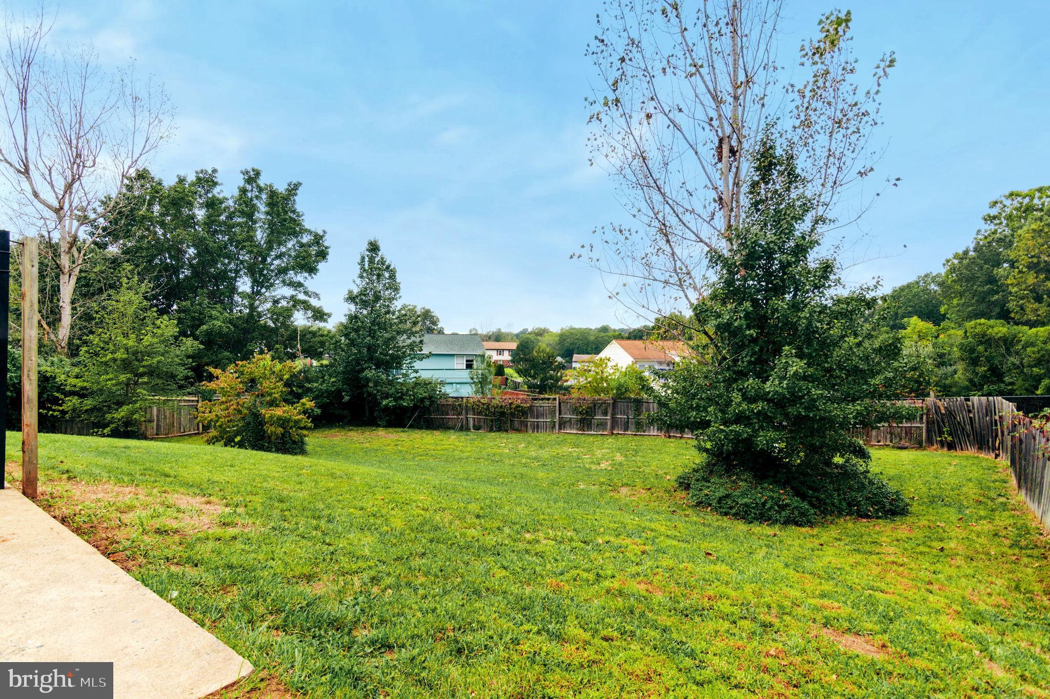 VISTA WOODS - Residential