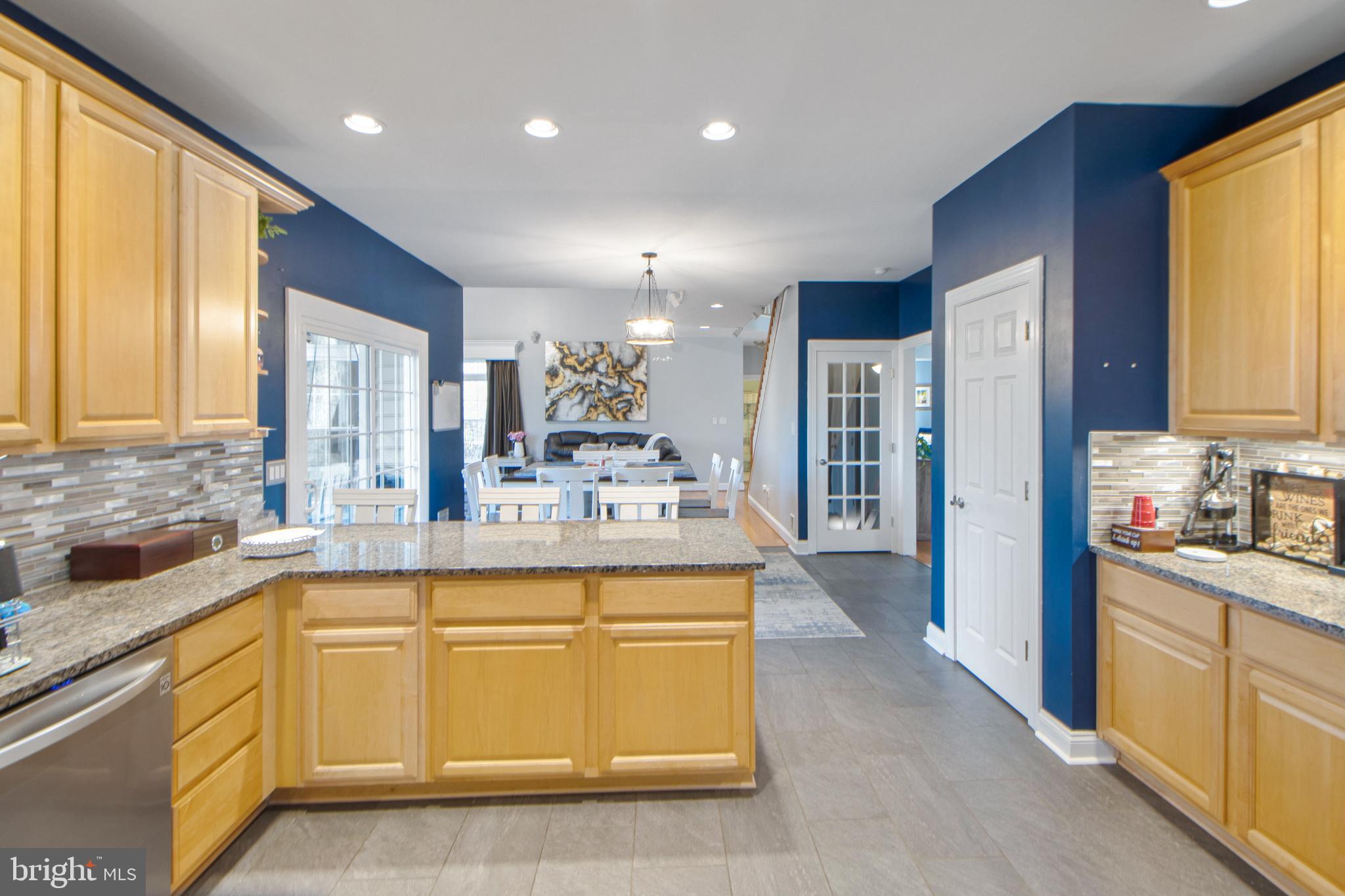 ISLAND CREEK WOODS - Residential