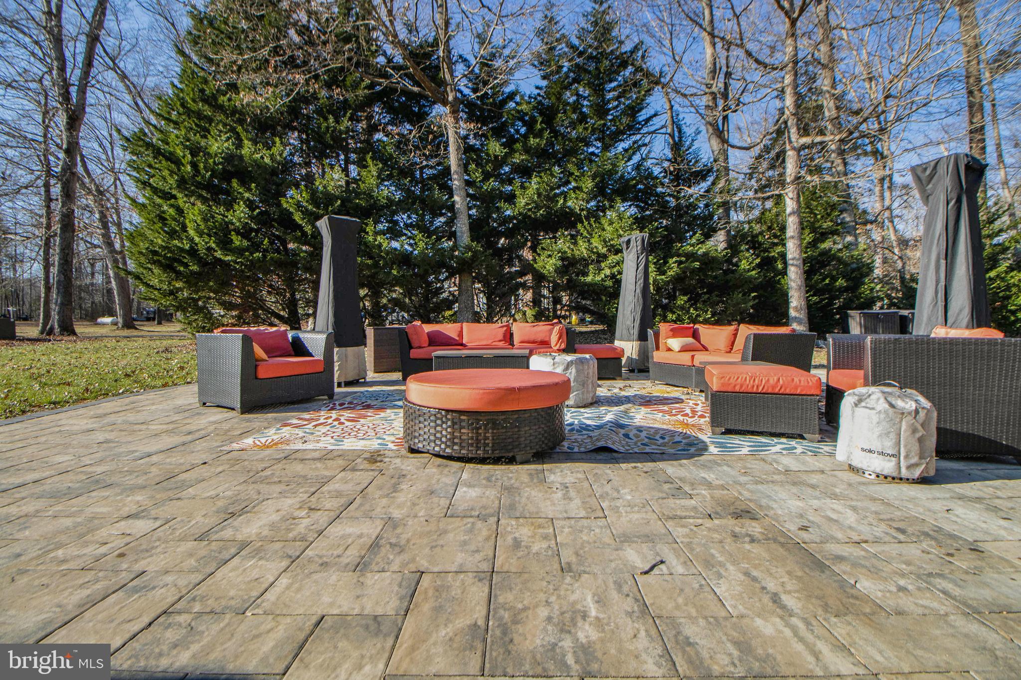 ISLAND CREEK WOODS - Residential