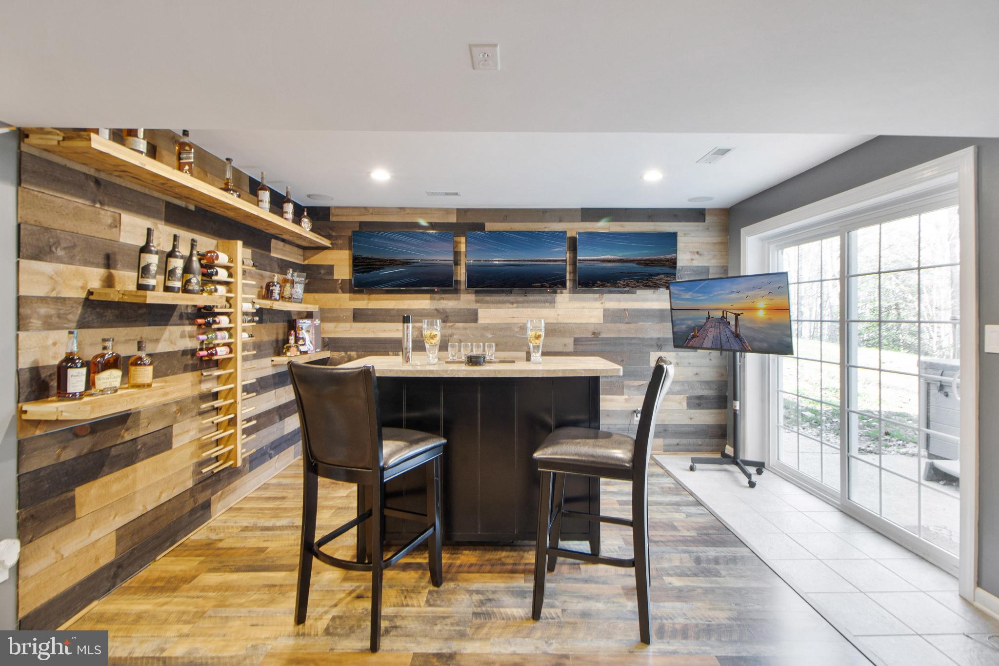 ISLAND CREEK WOODS - Residential