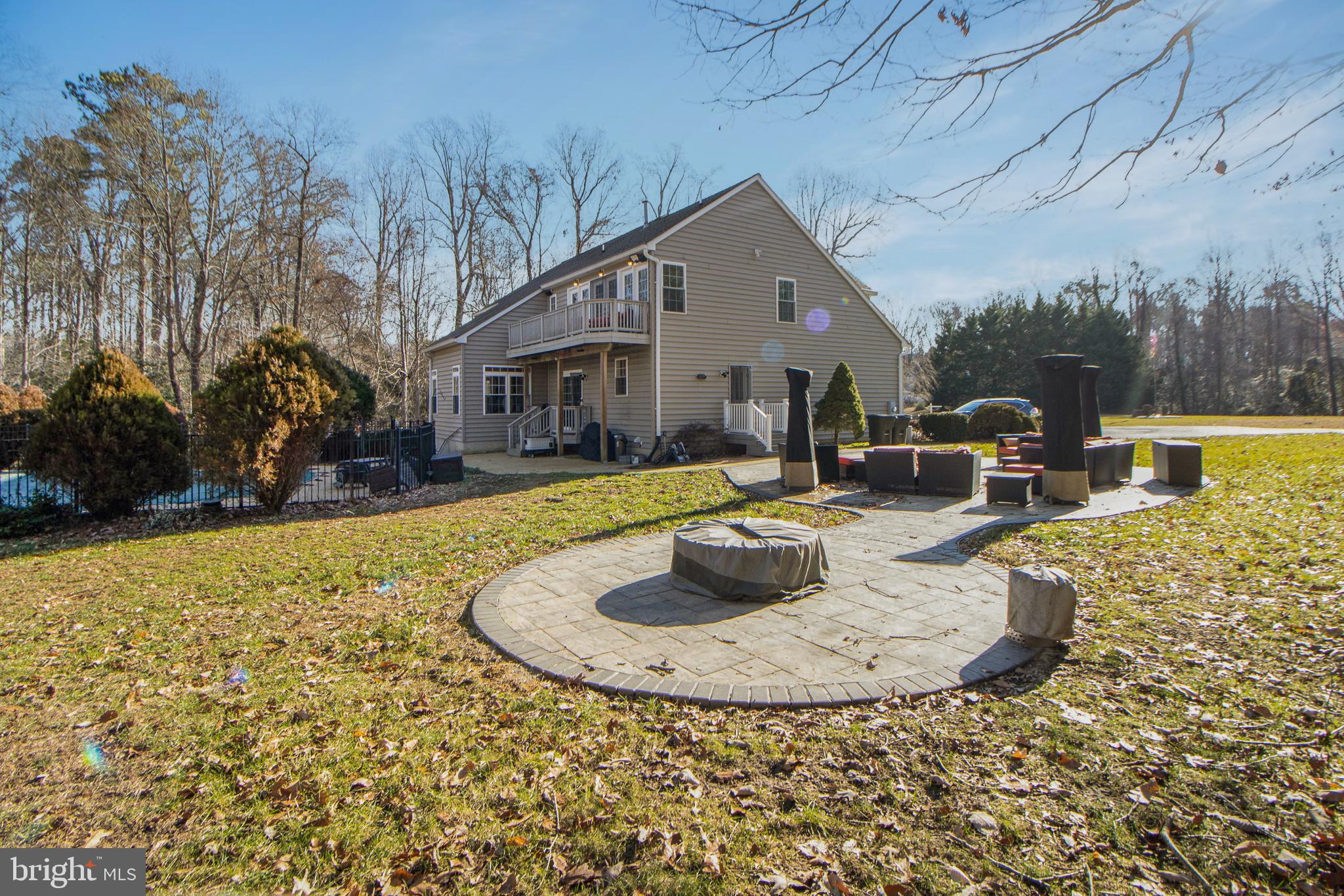 ISLAND CREEK WOODS - Residential