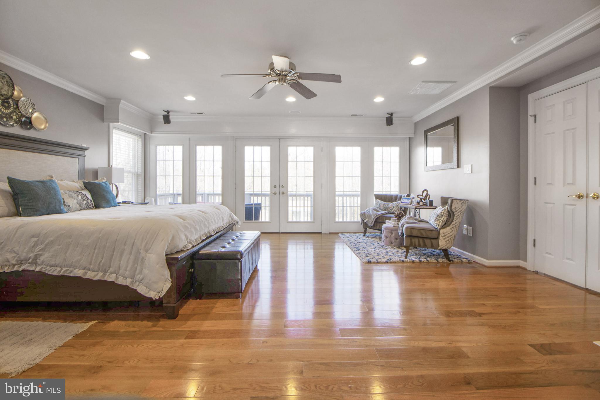 ISLAND CREEK WOODS - Residential