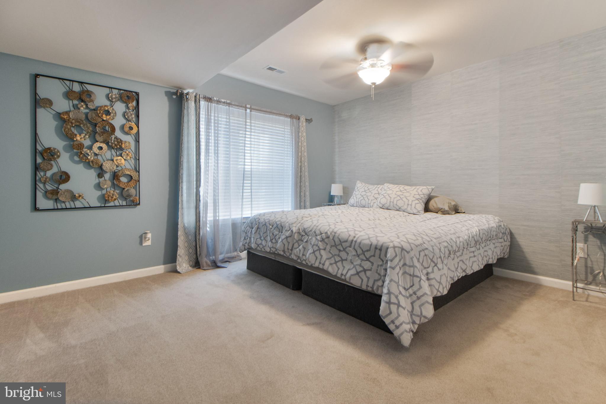 ISLAND CREEK WOODS - Residential