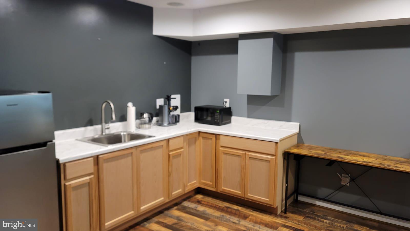 ISLAND CREEK WOODS - Residential