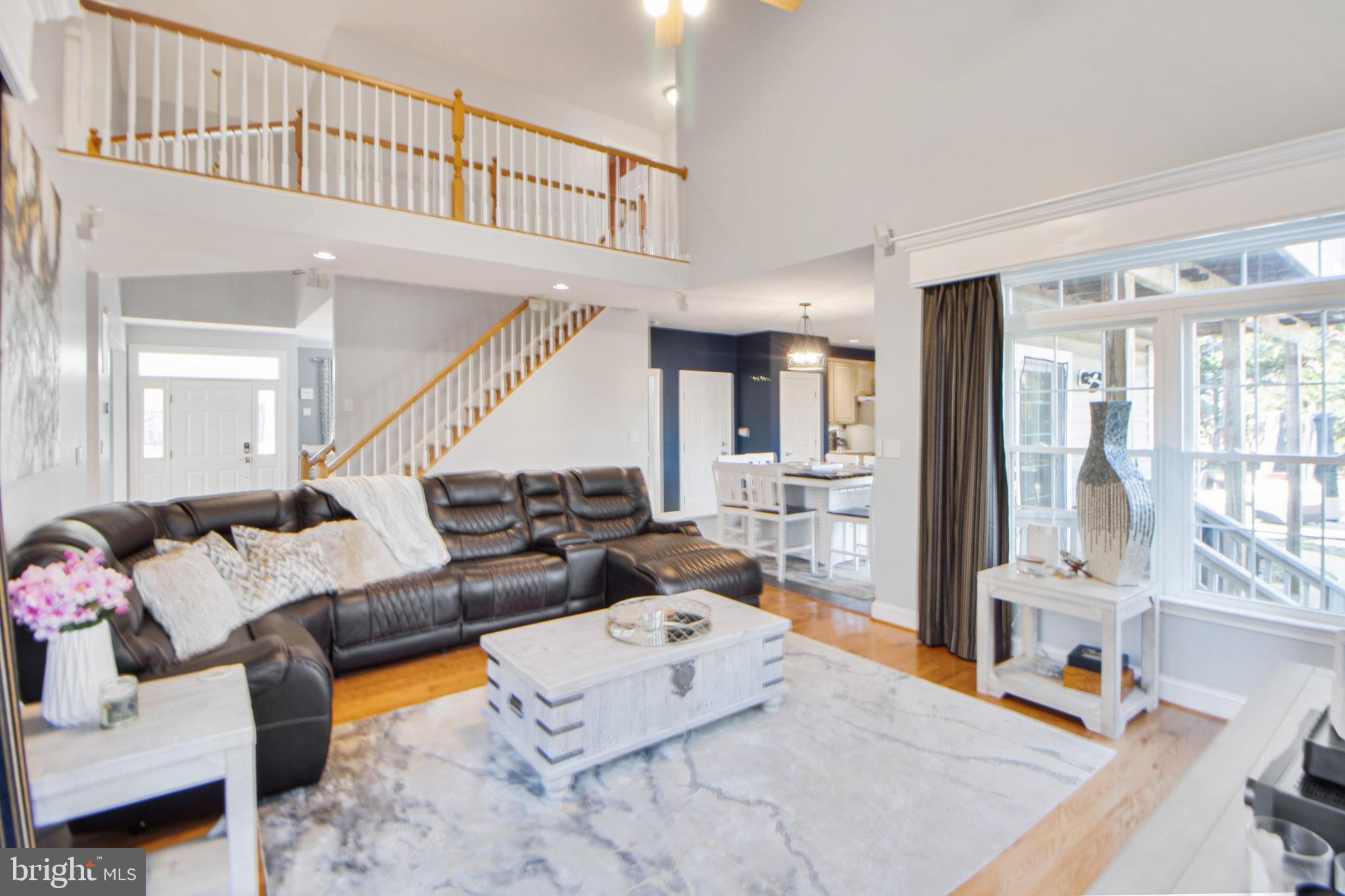 ISLAND CREEK WOODS - Residential