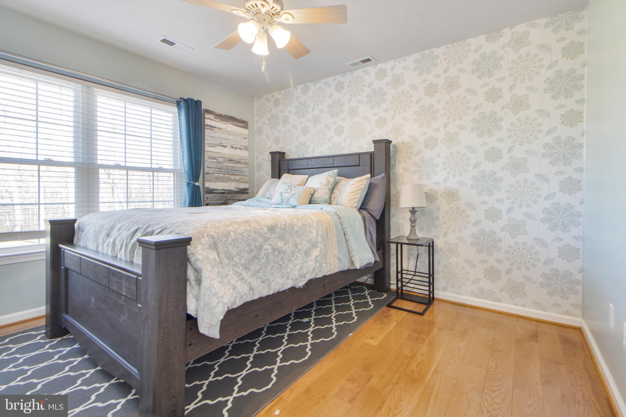 ISLAND CREEK WOODS - Residential