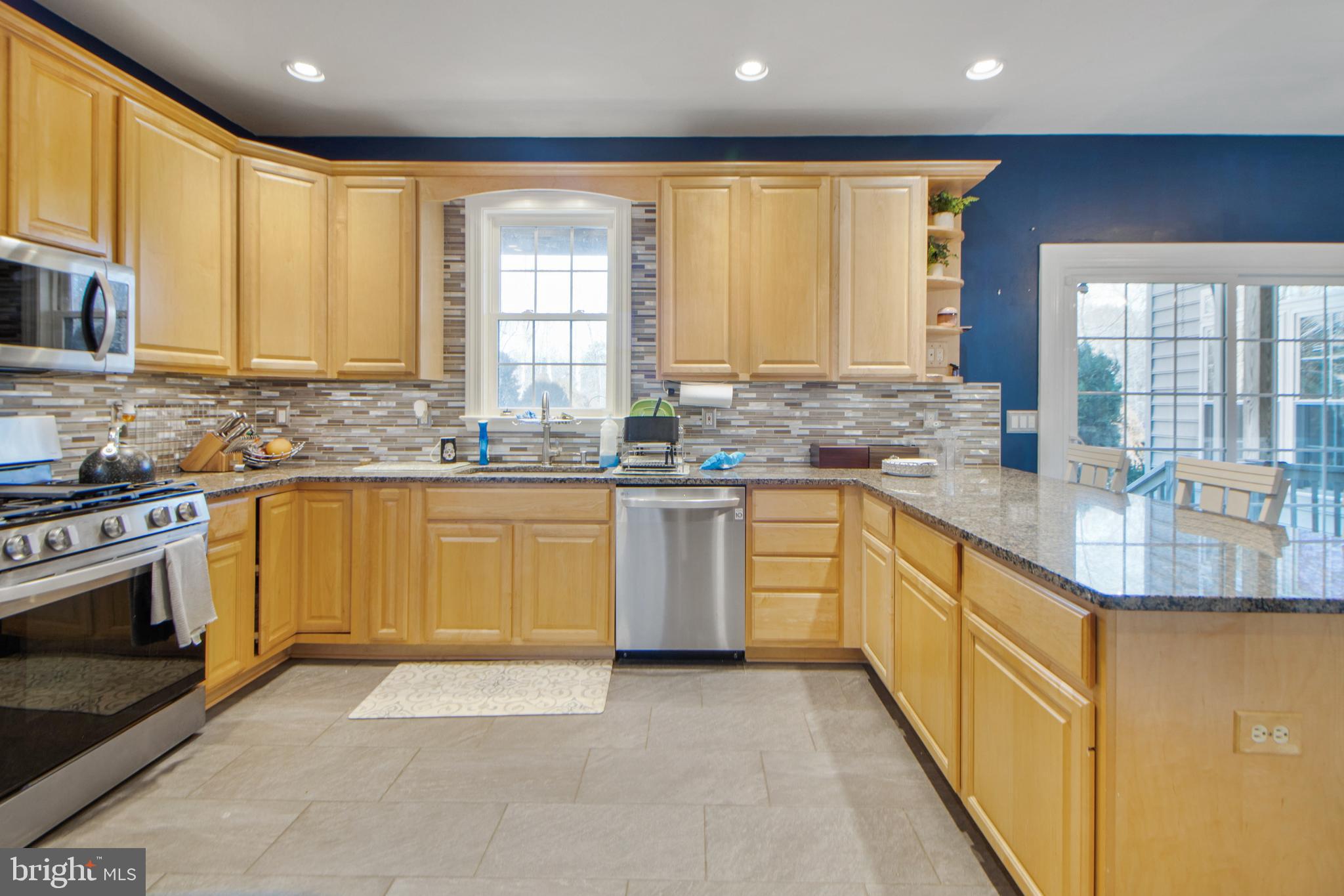 ISLAND CREEK WOODS - Residential