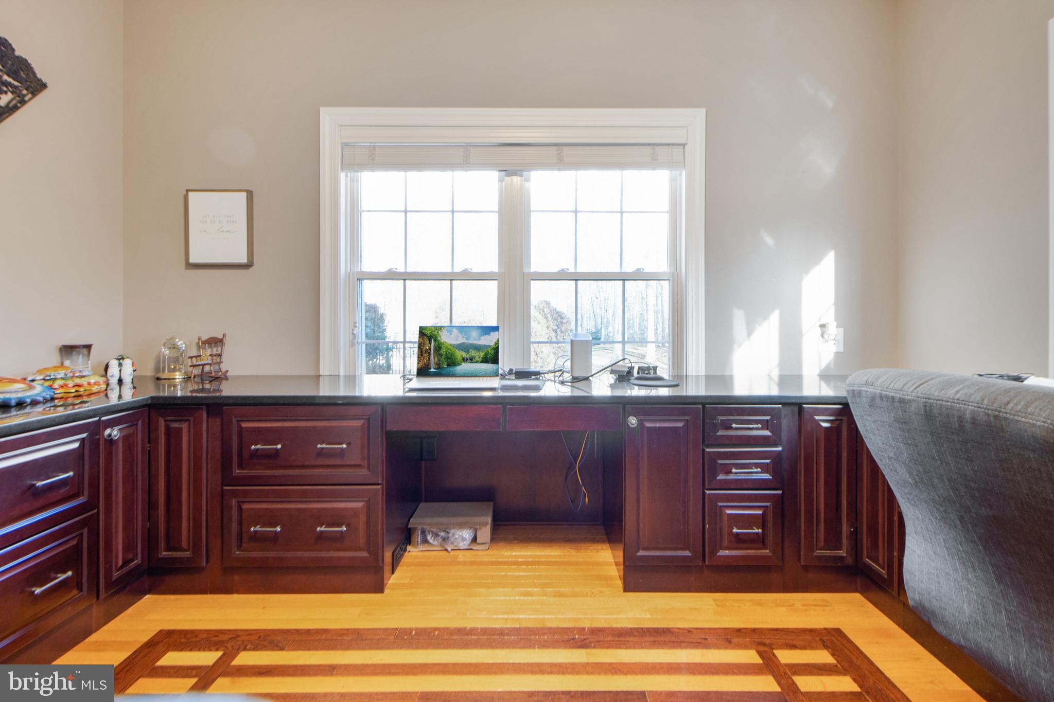 ISLAND CREEK WOODS - Residential