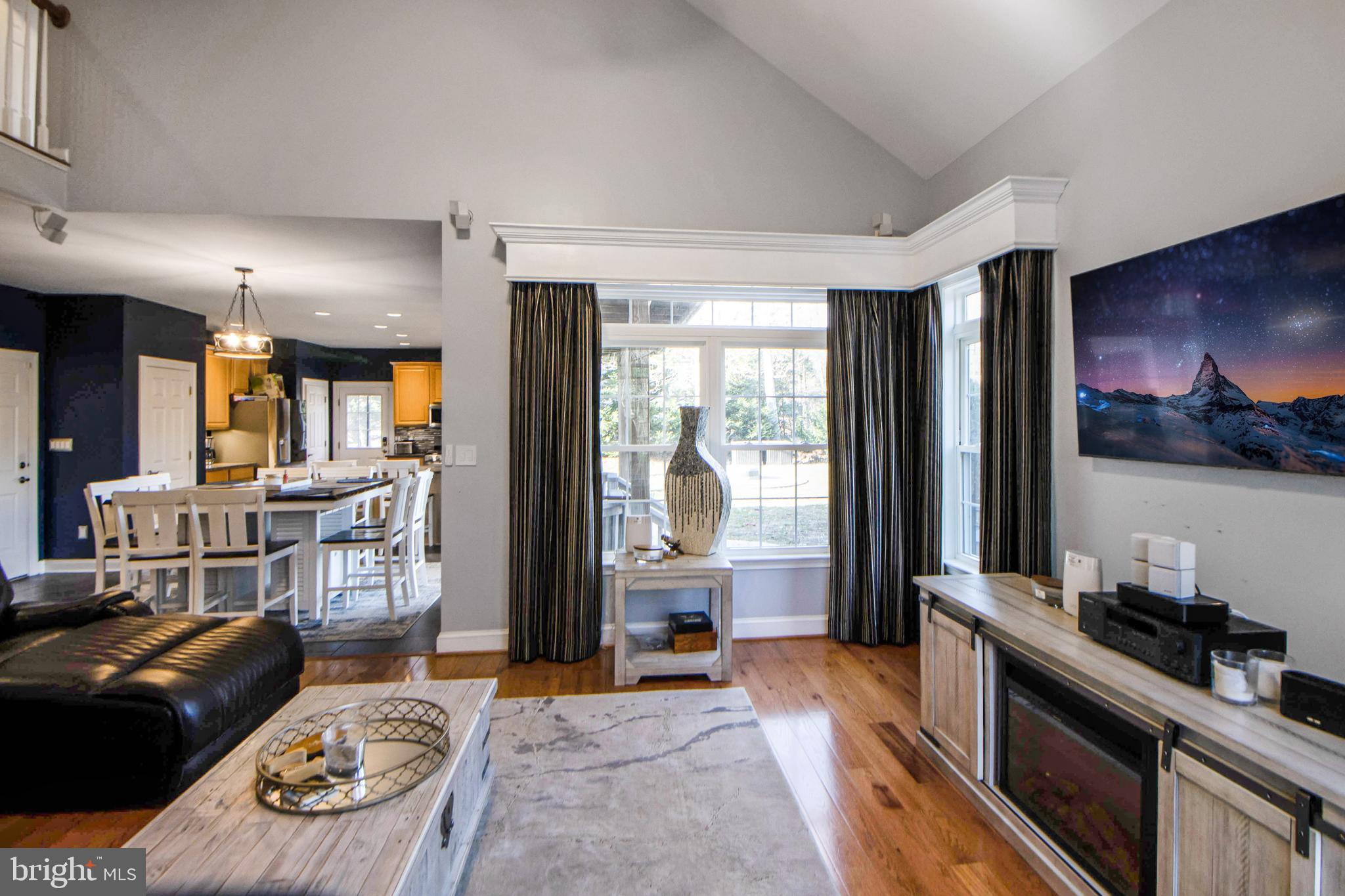 ISLAND CREEK WOODS - Residential