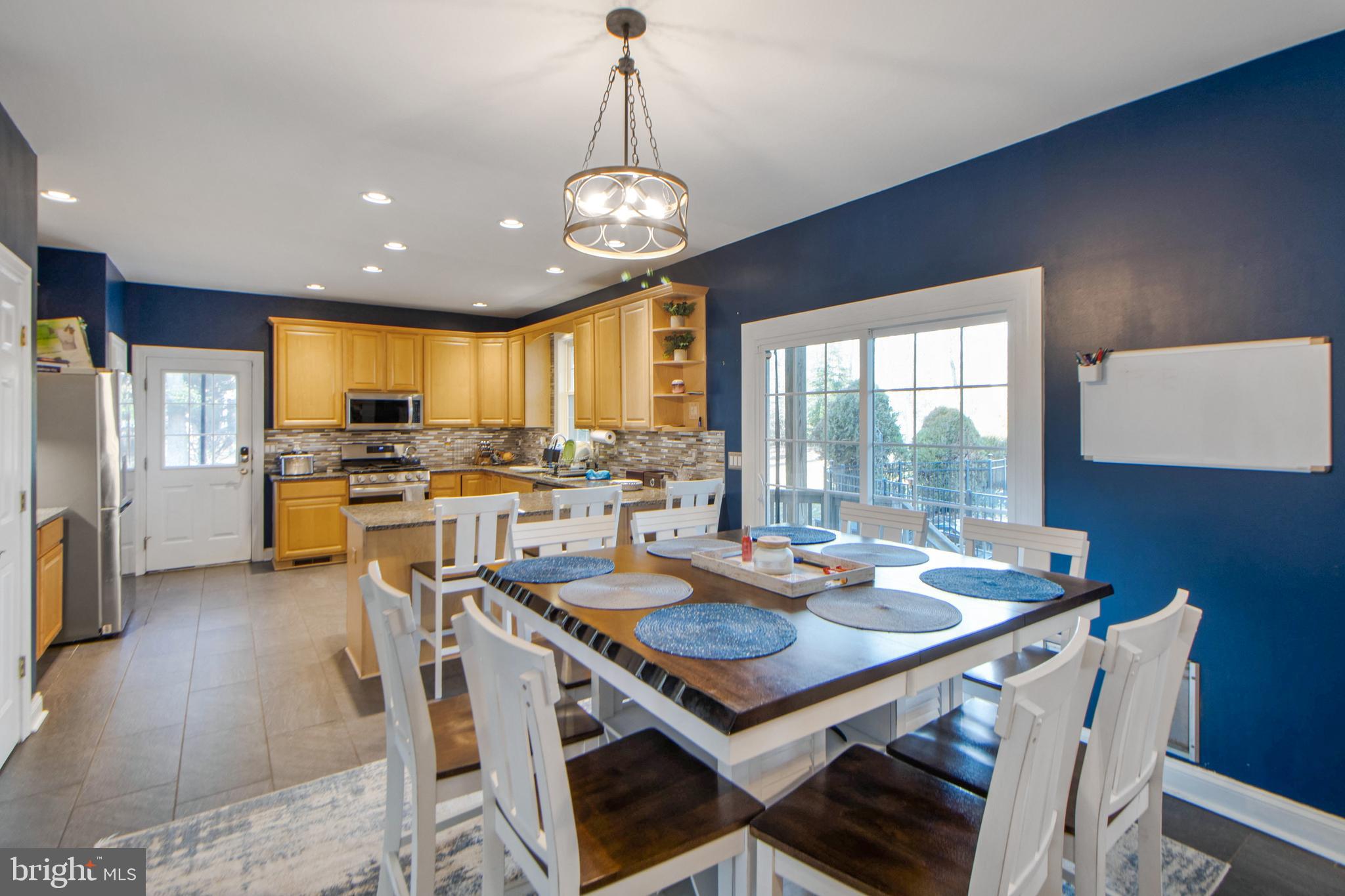 ISLAND CREEK WOODS - Residential