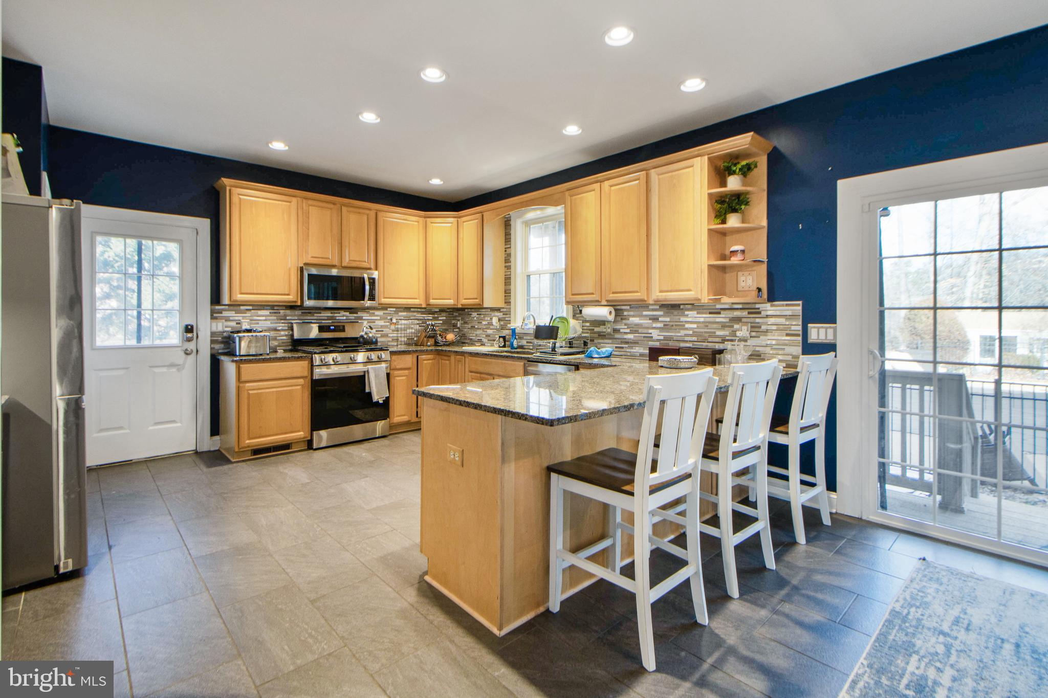 ISLAND CREEK WOODS - Residential