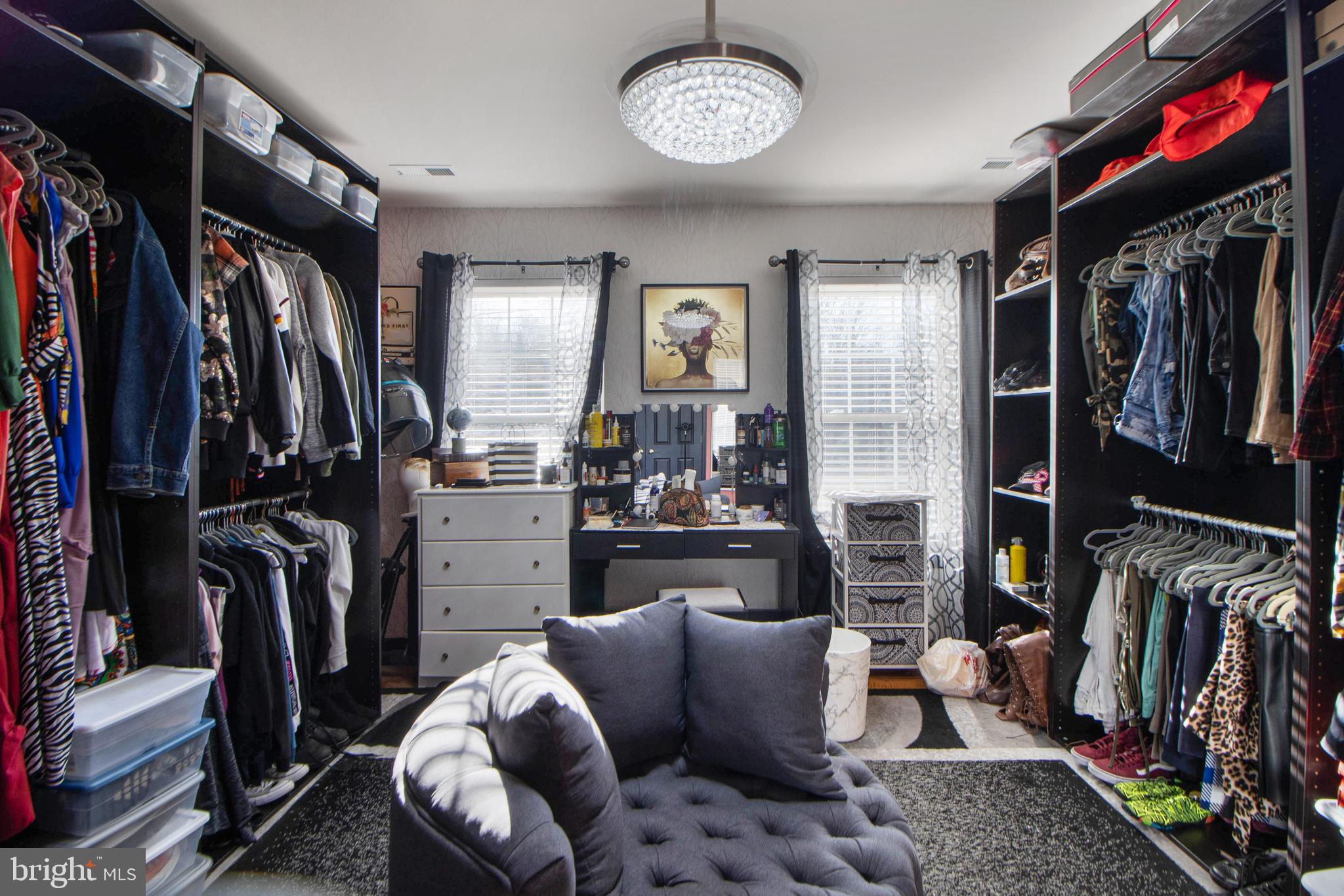 ISLAND CREEK WOODS - Residential