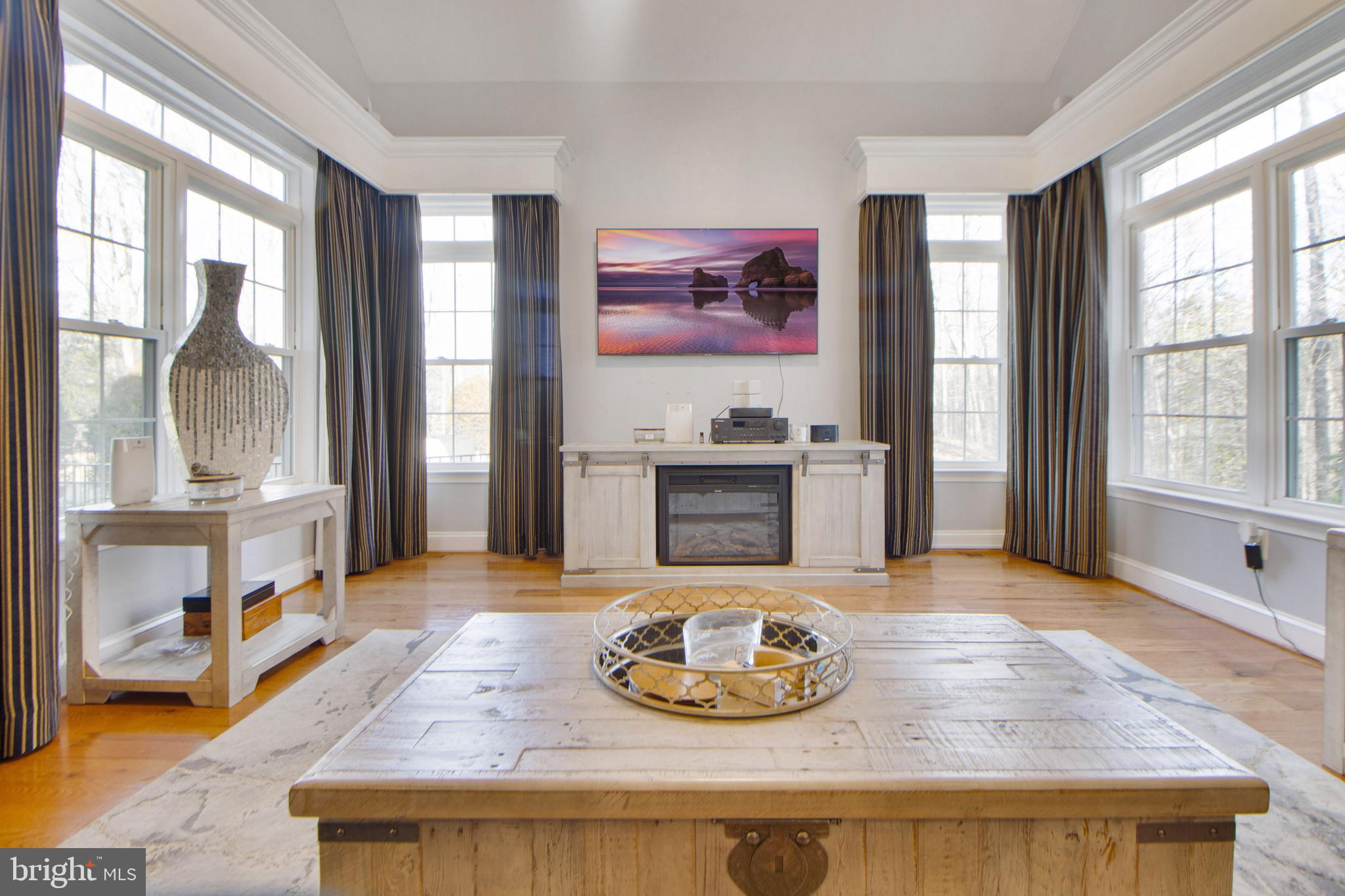 ISLAND CREEK WOODS - Residential