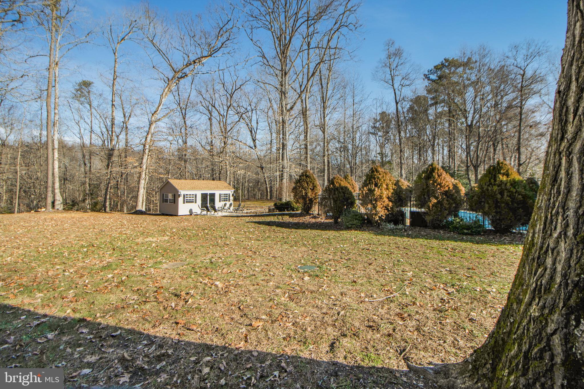 ISLAND CREEK WOODS - Residential