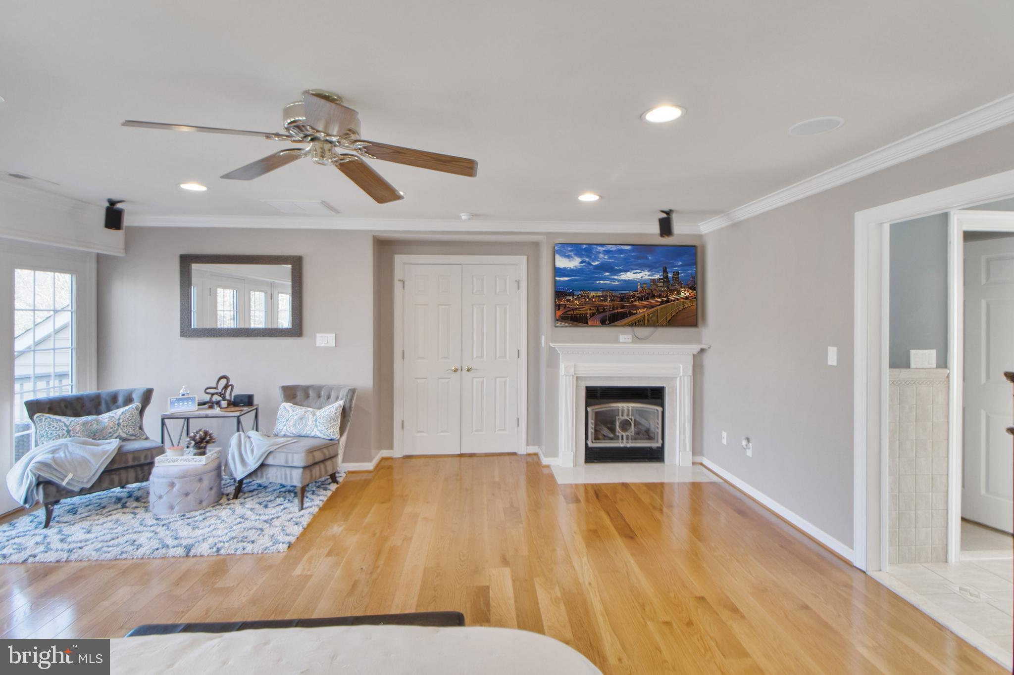 ISLAND CREEK WOODS - Residential