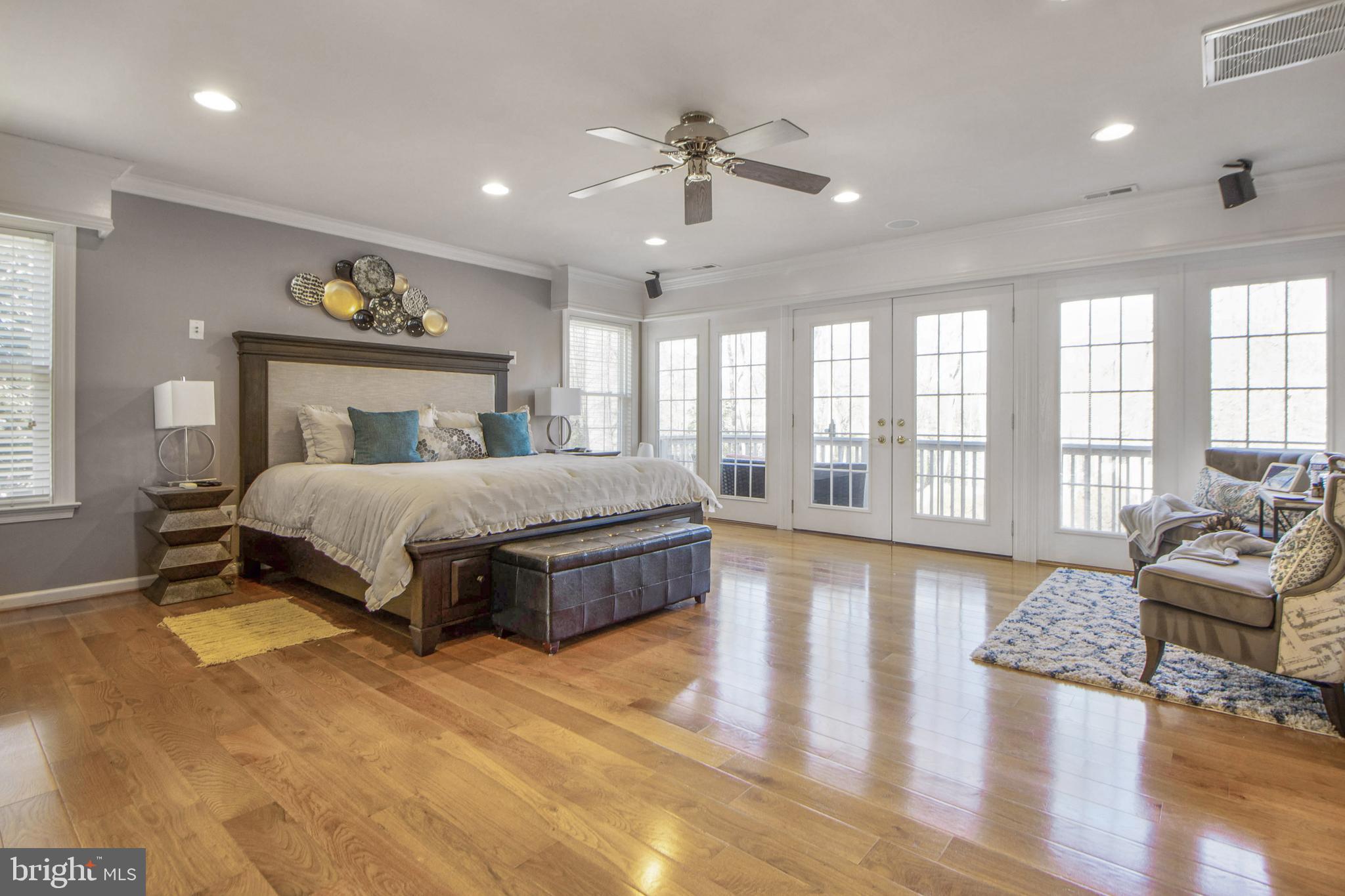 ISLAND CREEK WOODS - Residential