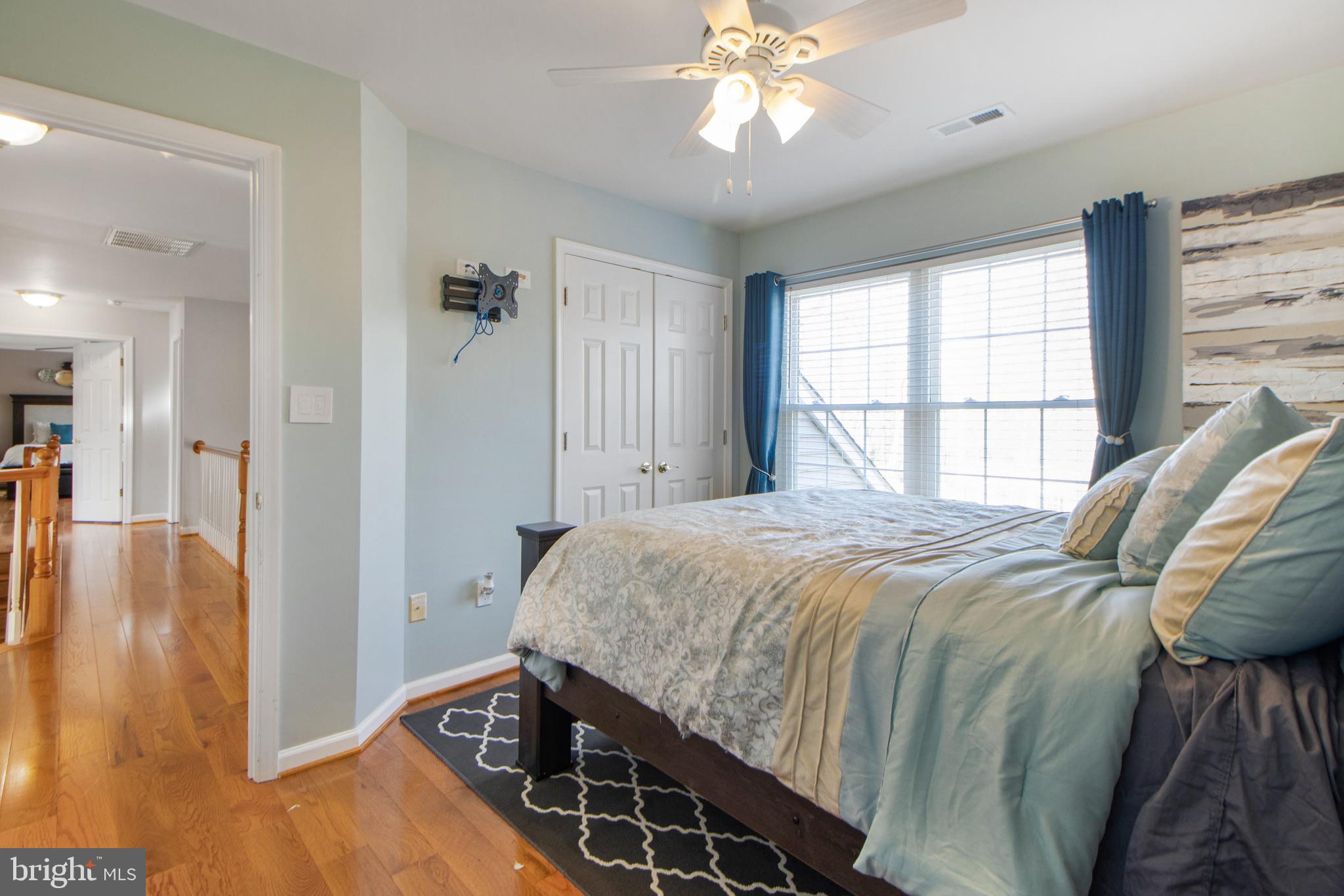 ISLAND CREEK WOODS - Residential