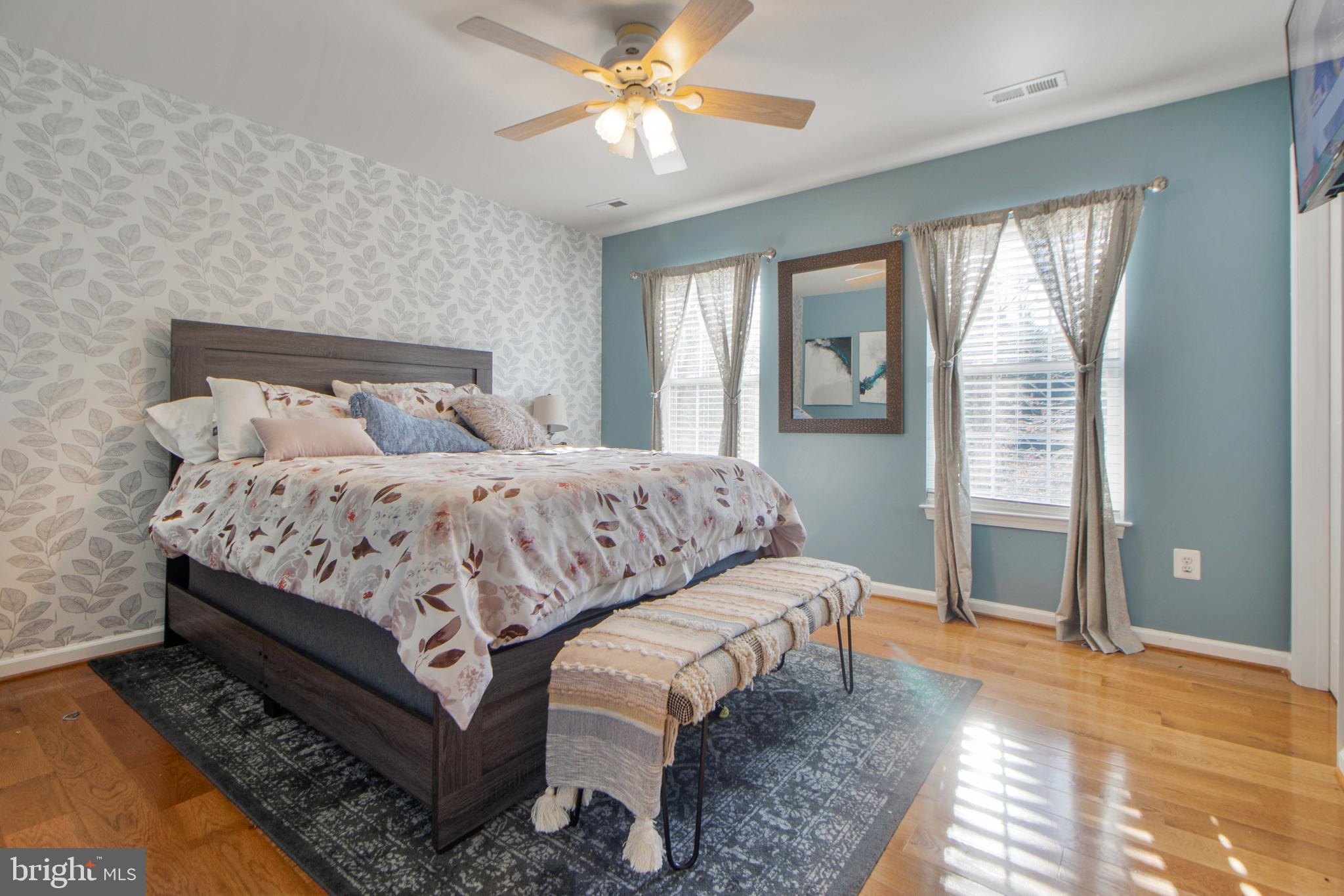 ISLAND CREEK WOODS - Residential