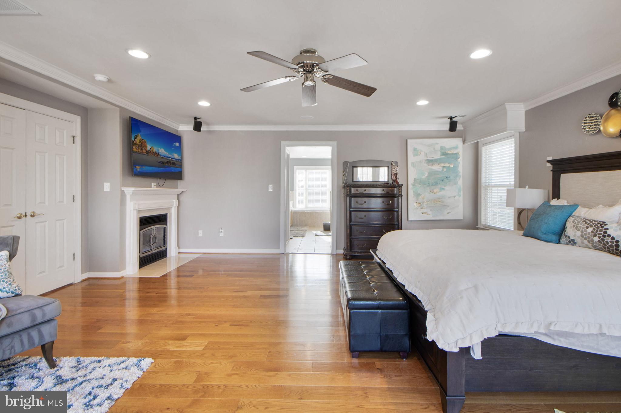 ISLAND CREEK WOODS - Residential