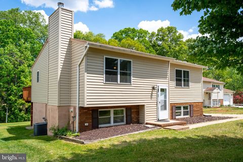 7103 AVESBURY LANE GLEN BURNIE MD 21061