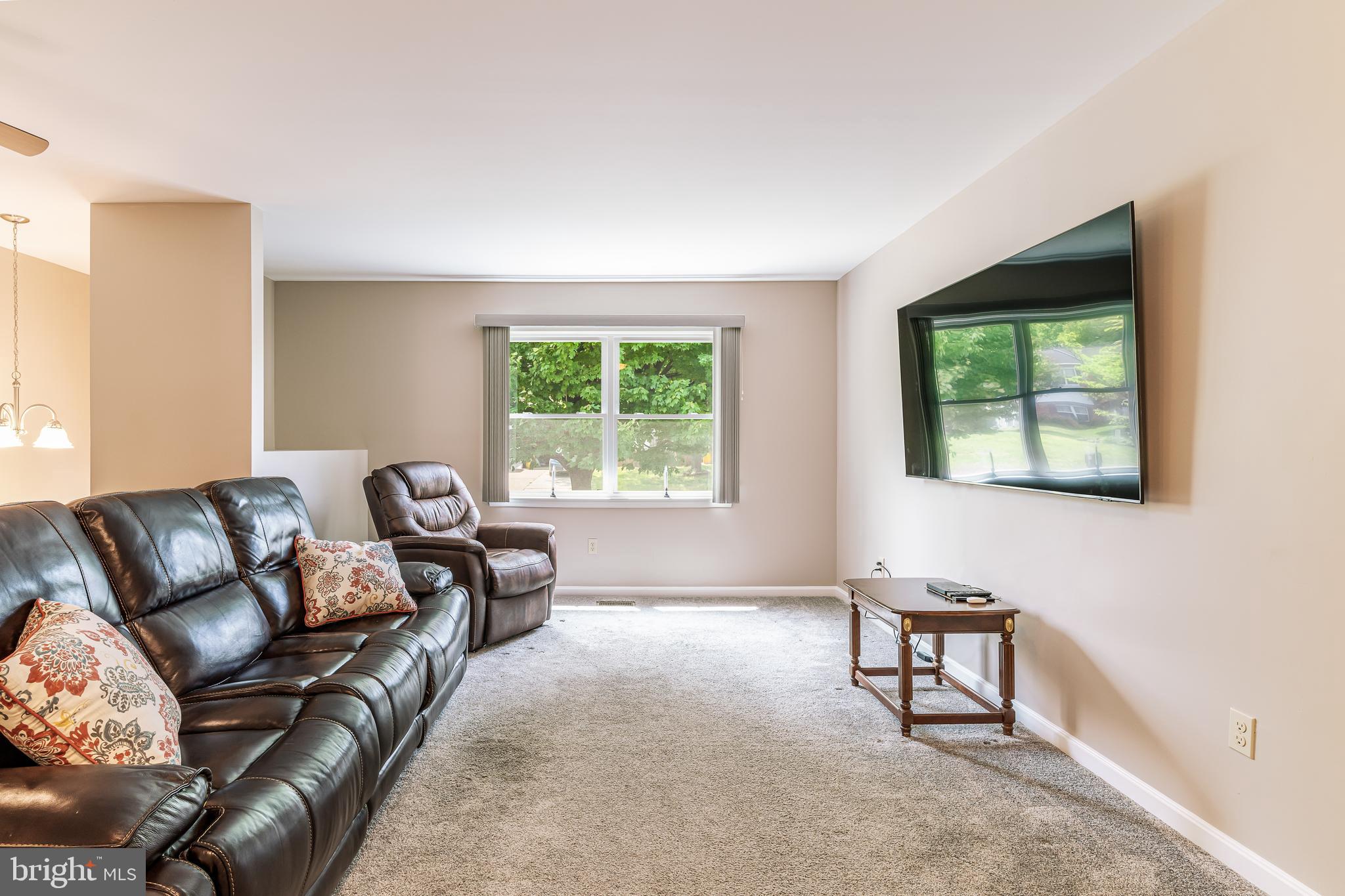 7103 AVESBURY LANE