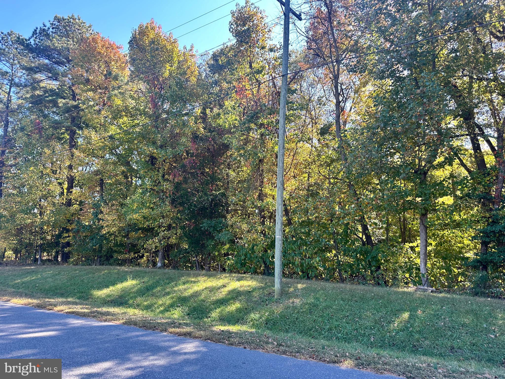 KINGS GRANT BLUFFS - Land