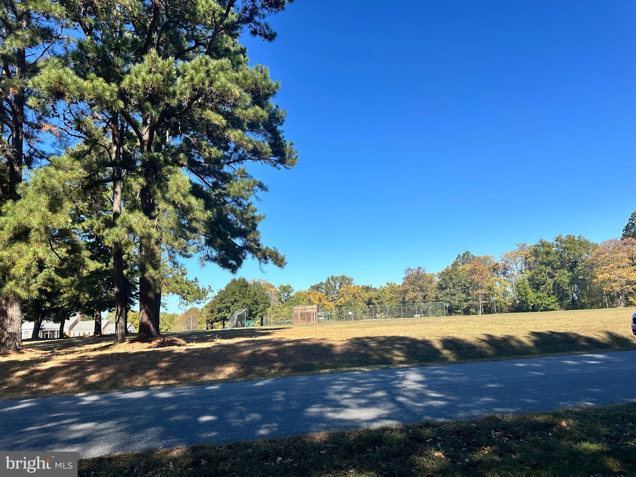 KINGS GRANT BLUFFS - Land