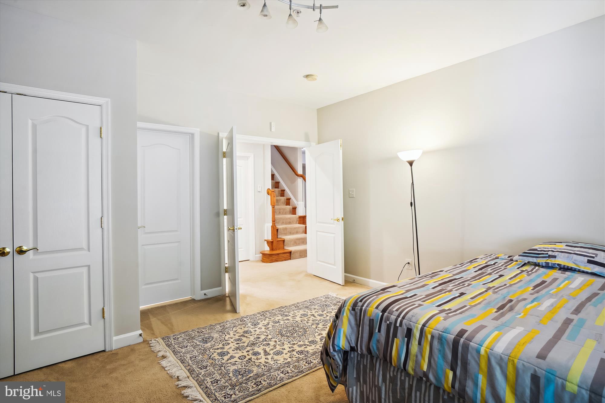 HIDDEN CREEK - Residential