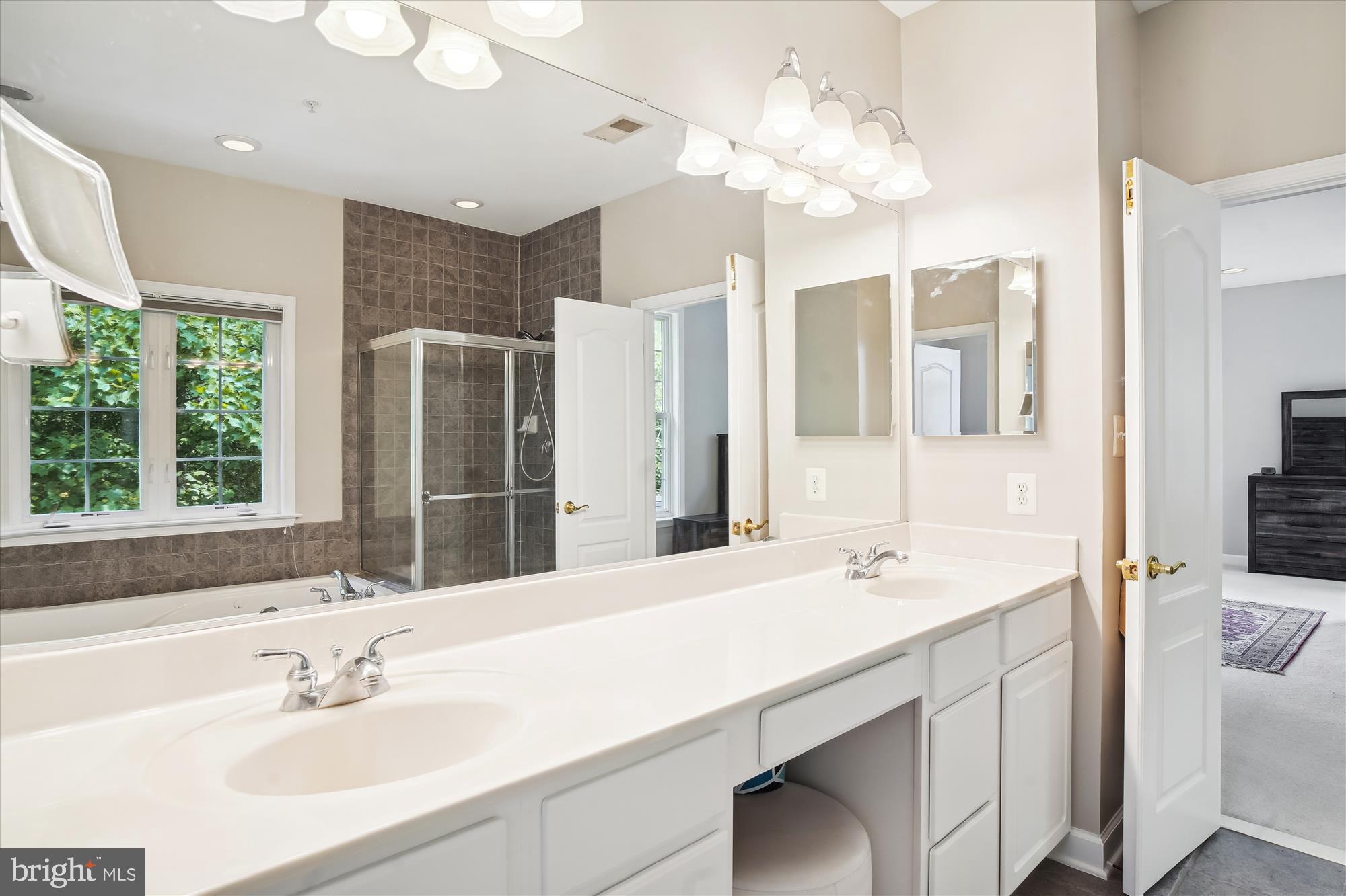 HIDDEN CREEK - Residential