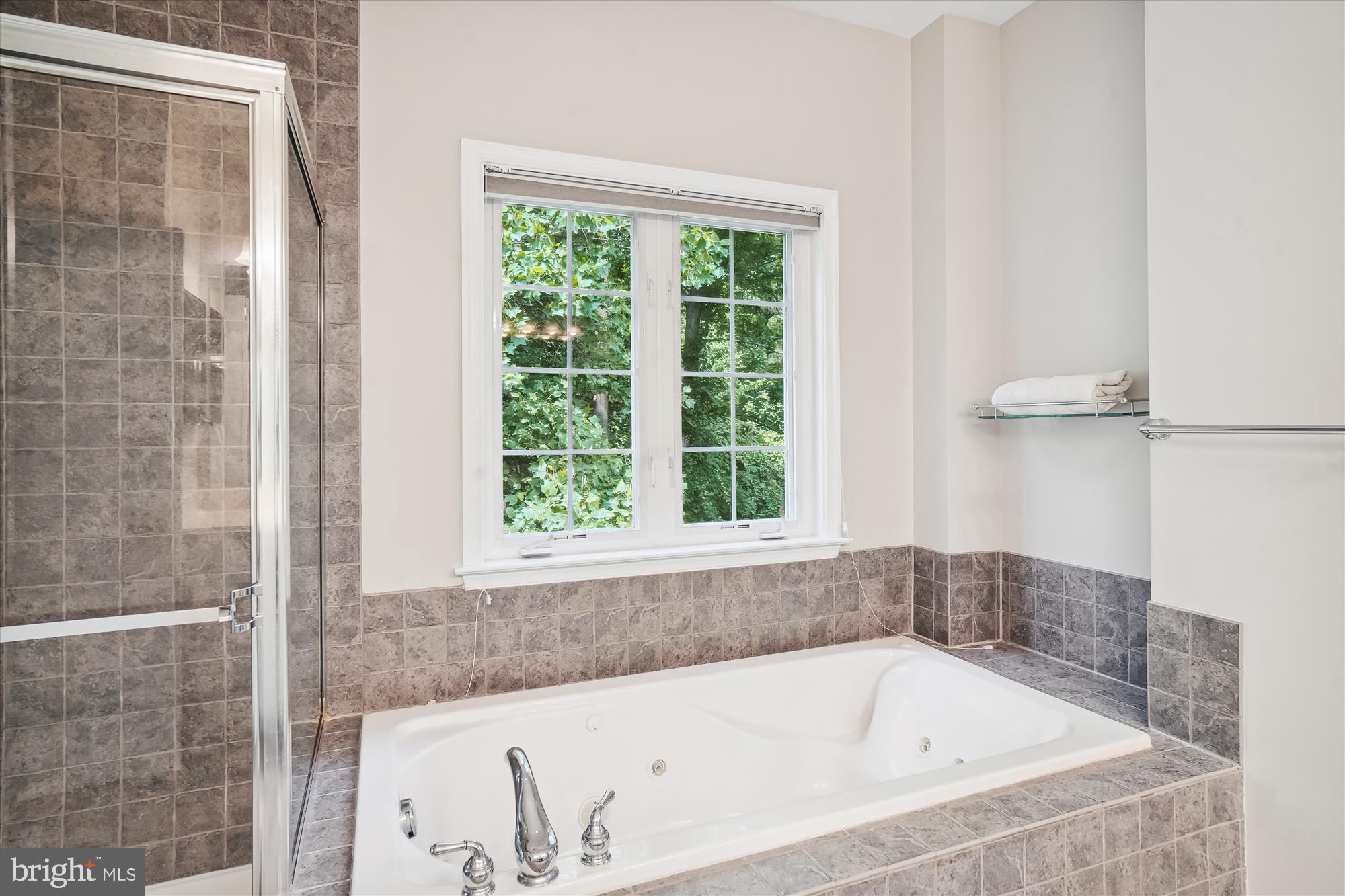 HIDDEN CREEK - Residential